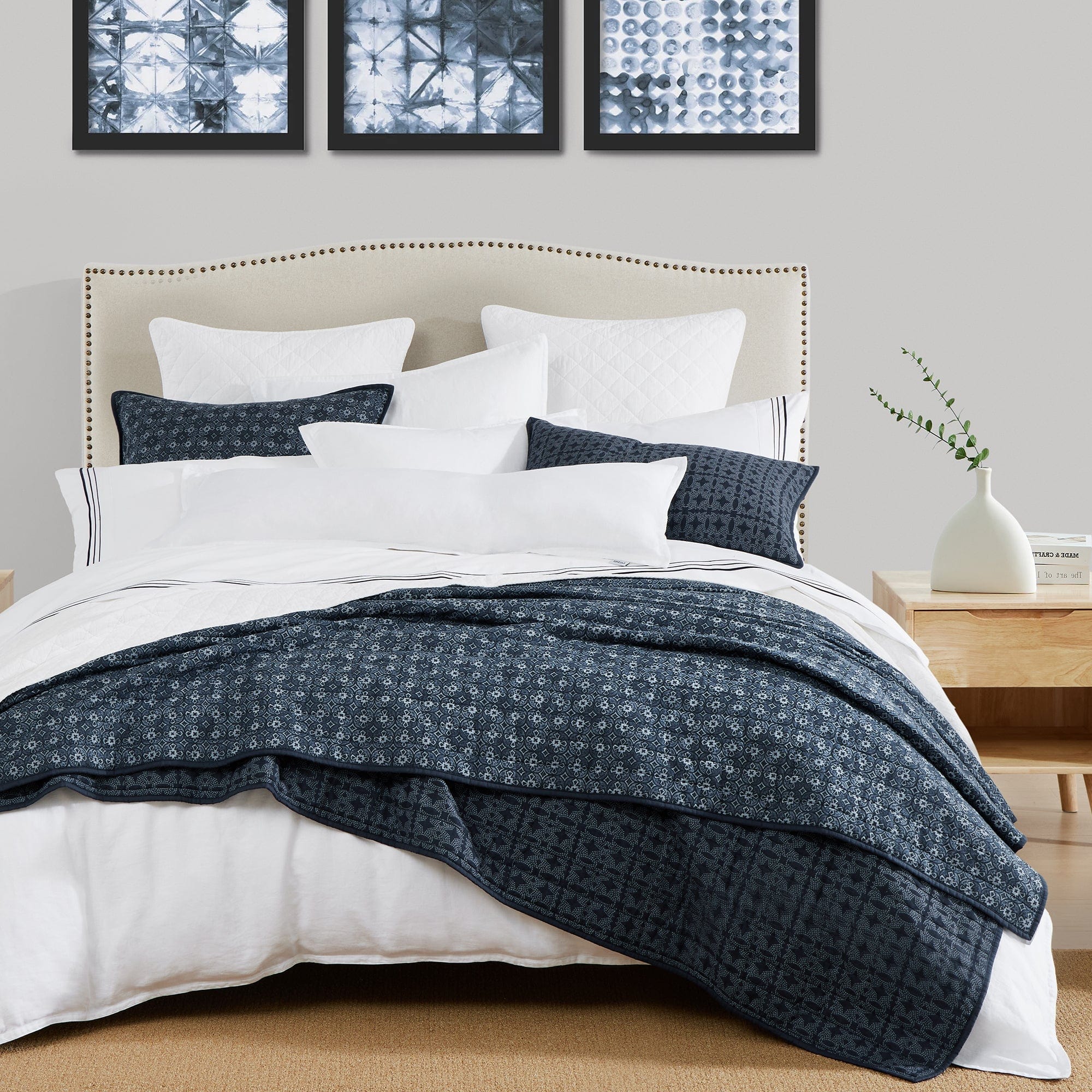 Reversible Indigo Quilt Set - King Size Bedding with Matching Pillow Shams - Perfect for Master Bedroom, Guest Room & Cozy Home Decor