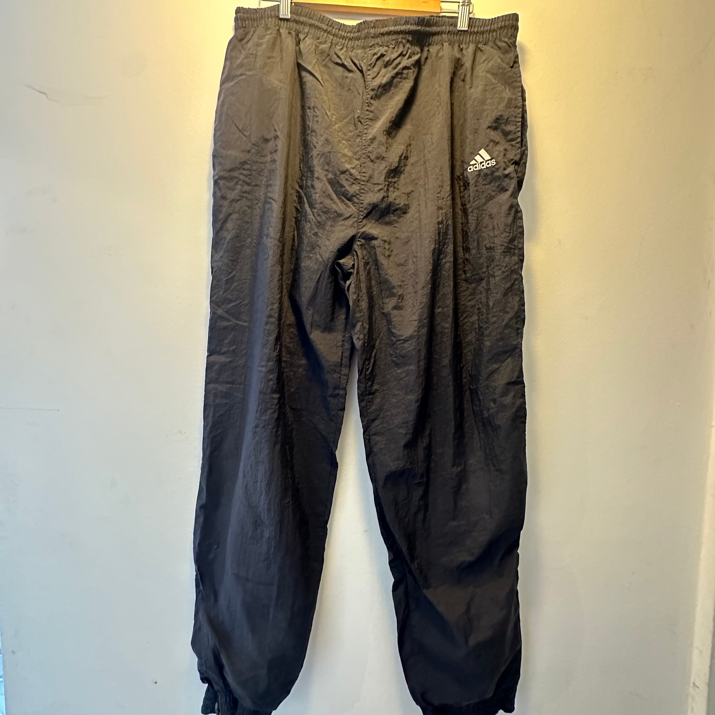 Adidas Windbreaker Pants for Men - Lightweight Water-Resistant Joggers with Zipper Pockets, XL Size - Perfect for Running, Hiking & Outdoor Activities