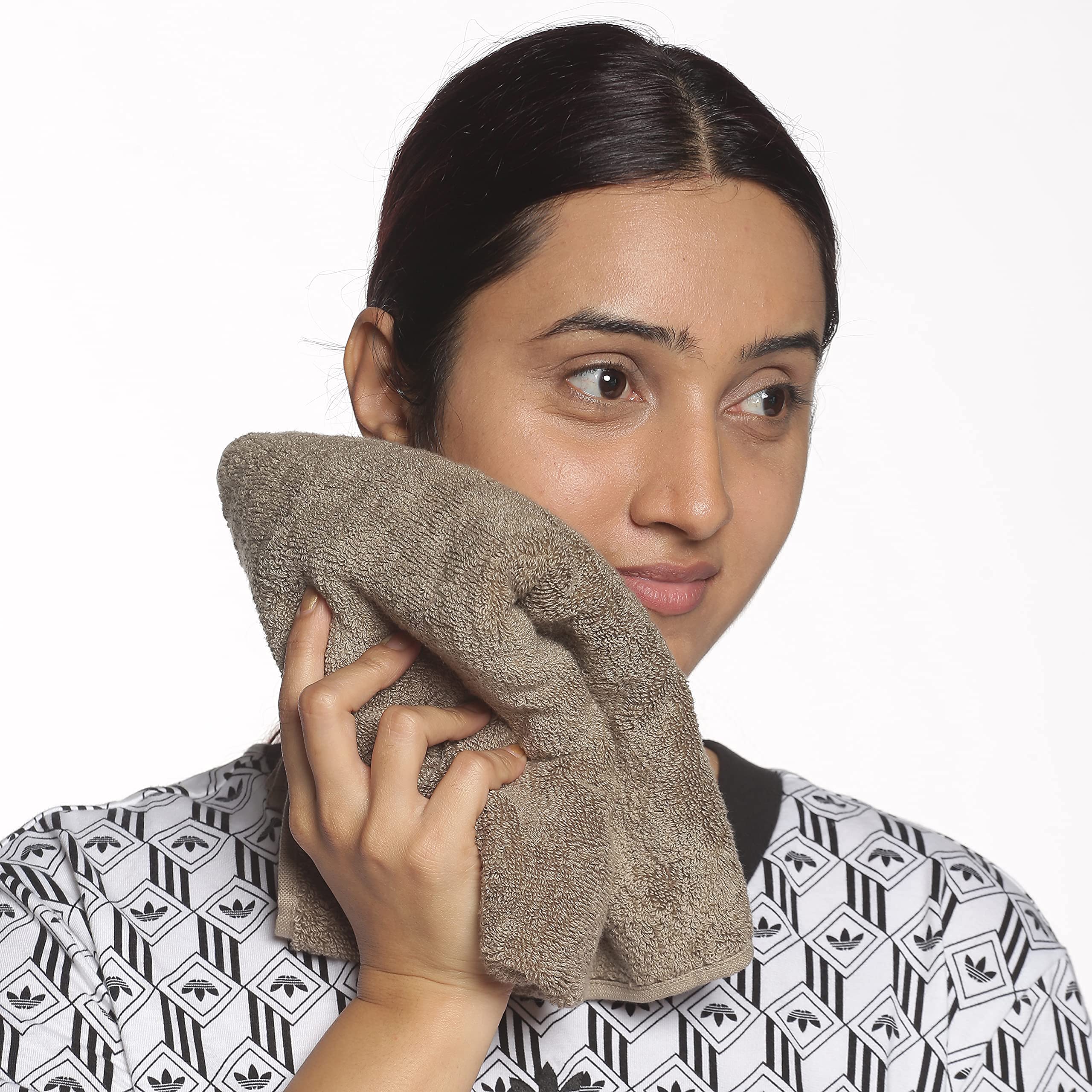 ANGLOBAL 100% Cotton Premium Face Towels - Ultra Soft Turkish Style Bath Towels for Gym, Spa & Home Use - Highly Absorbent & Fluffy Washcloths (Light Brown) - Perfect for Facial Care, Yoga & Travel