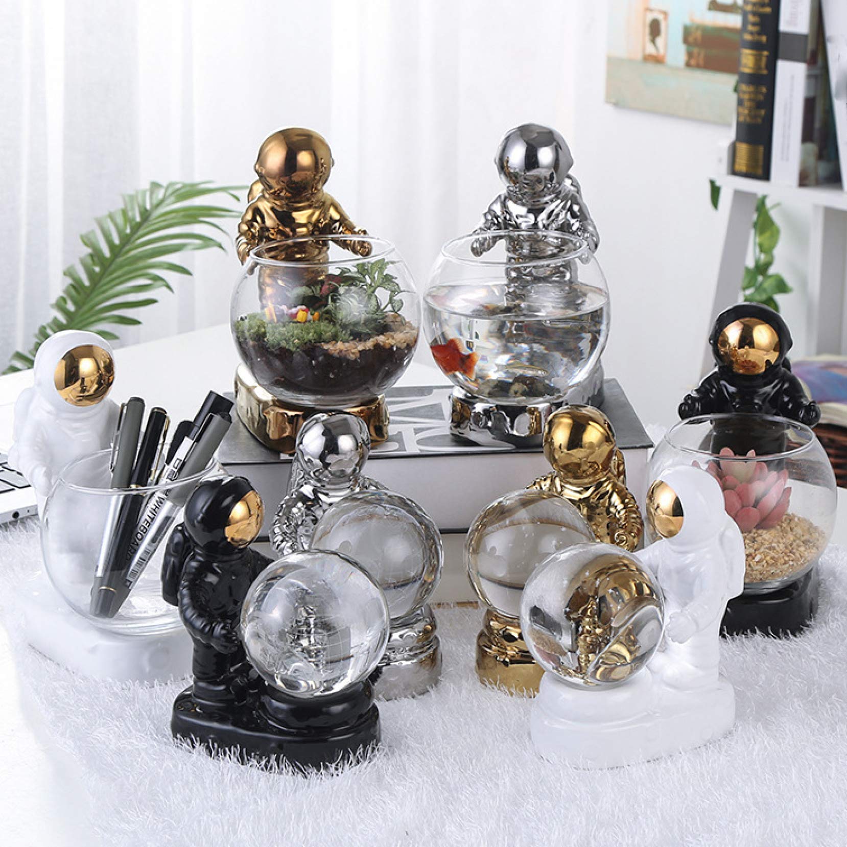 KKONION Ceramic Astronaut Figurine - Glass Micro Landscape Decor for Fish Tank, Home & Office Desk - Unique Space-Themed Decorative Accessories for Aquariums, Bookshelves and Workstations