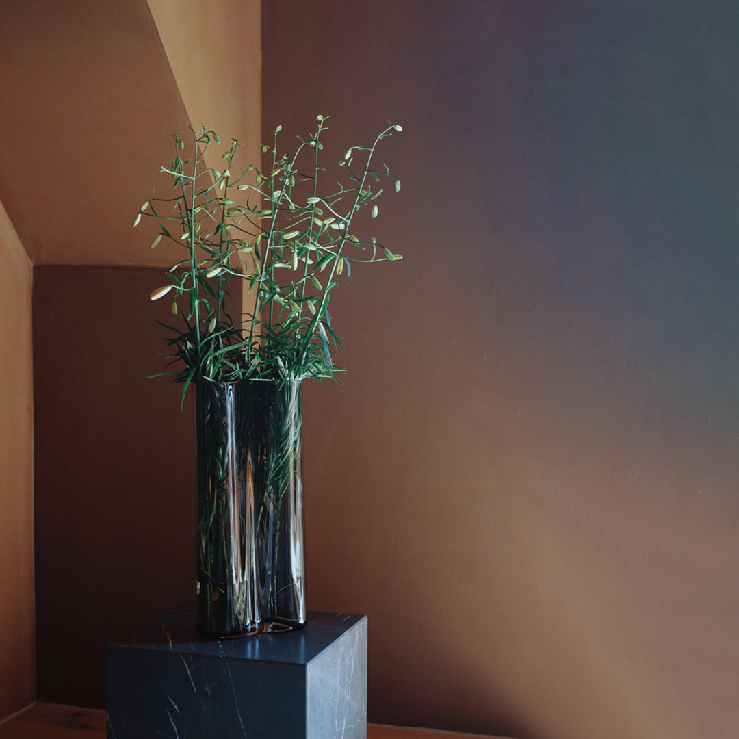 Gabriel Tan AER Vase - Modern Minimalist Ceramic Vase for Home Decor, Office & Wedding Centerpiece - Perfect for Flowers, Plants & Interior Design