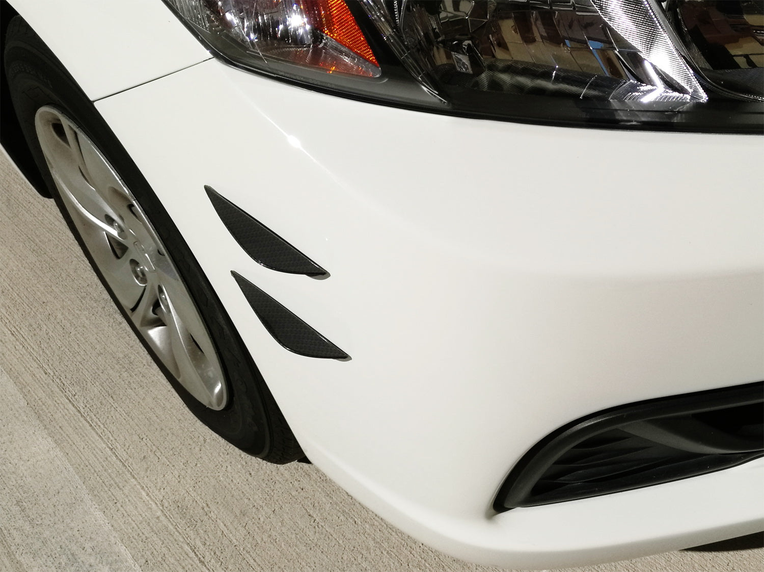 4pcs Car Black Dry Carbon Fiber Front Bumper Canard & Body Diffuser Fins - Universal Fit for Sports Cars, Racing & Performance Vehicles - Enhances Aerodynamics & Styling