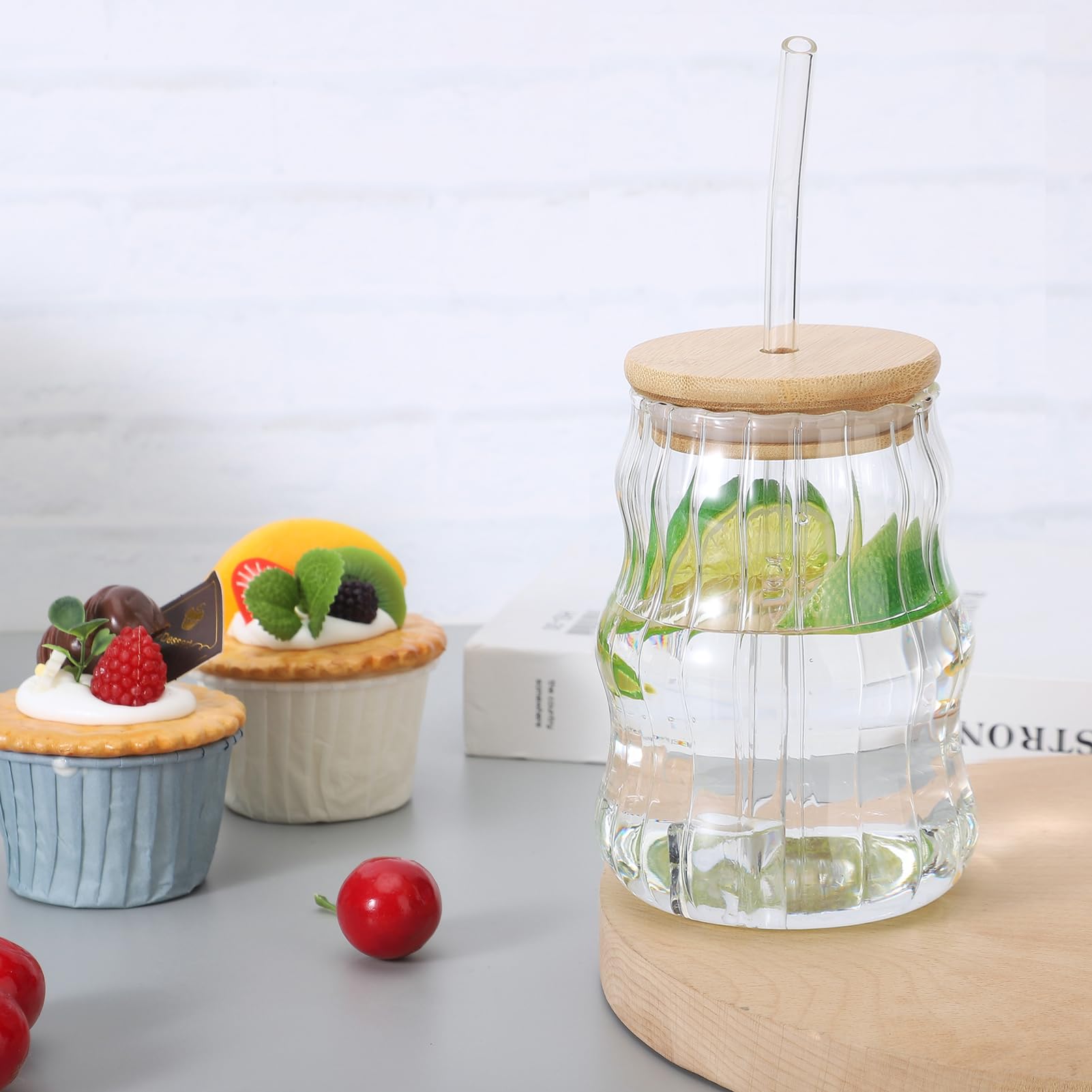 HanOBC 500ml Wave Shaped Glass Cups Set of 2 - Vintage Ribbed Drinking Glasses with Lids & Straws for Beer, Iced Coffee, Juice - Perfect for Home, Bar, Party & Gifts