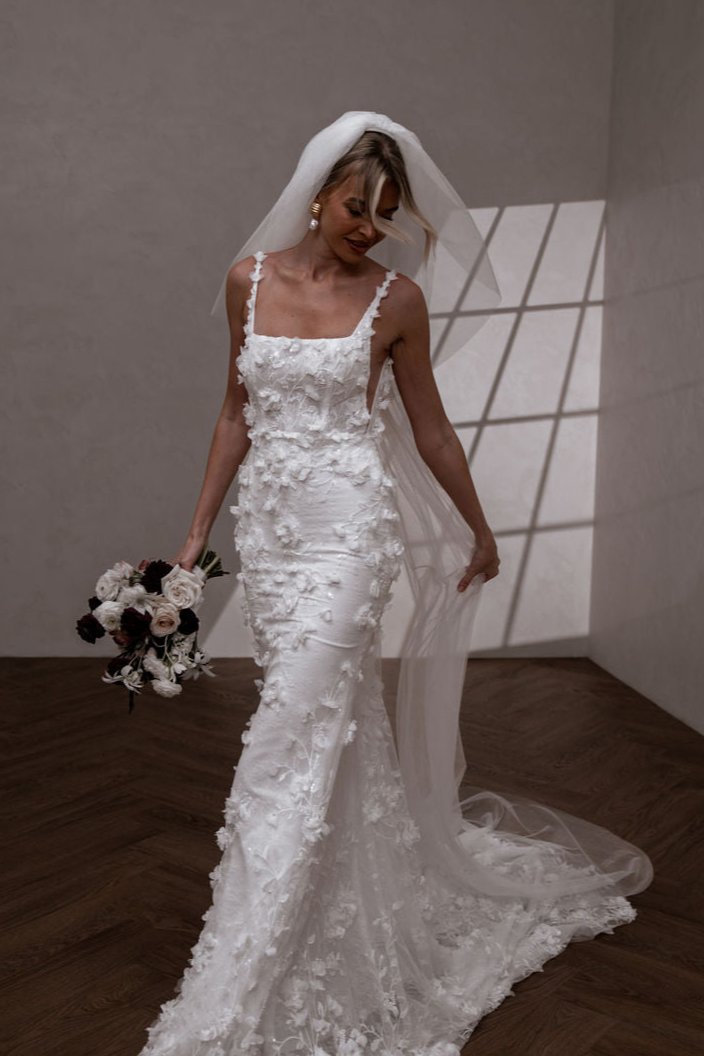 Isobel Veil - Elegant Lace Bridal Veil for Weddings, Church Ceremonies & Special Occasions