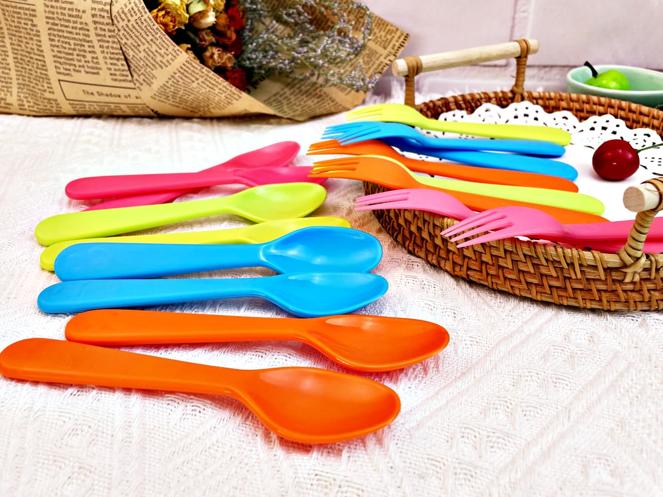 Jawbush 16-Piece Kids Plastic Utensil Set - 8 Forks & 8 Spoons | BPA-Free, Dishwasher Safe Toddler Silverware for School Lunch Boxes, Picnics & Family Meals | Colorful Reusable Children's Cutlery