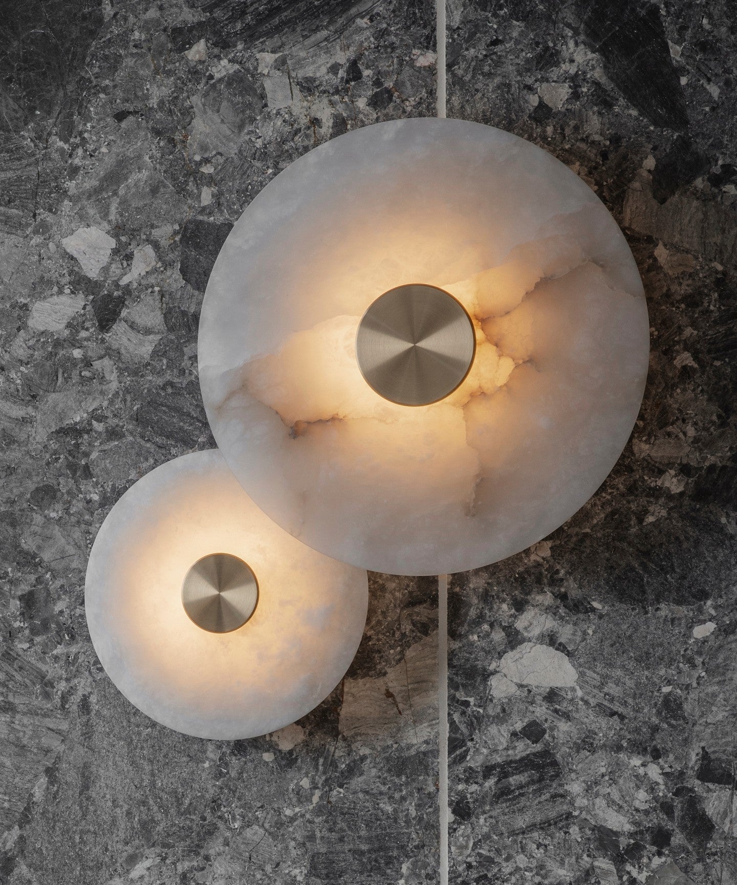 Modern Disc Shaped Alabaster Wall Light - Elegant White Stone Sconce for Bedroom, Living Room & Hallway Lighting