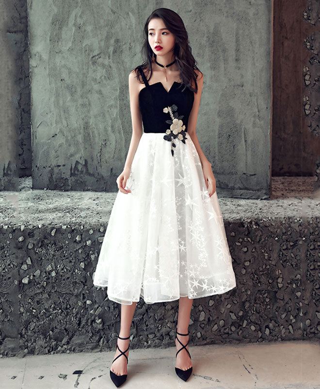 Elegant Black and White Short Prom Dress for Homecoming - Perfect for School Dances, Parties & Special Occasions