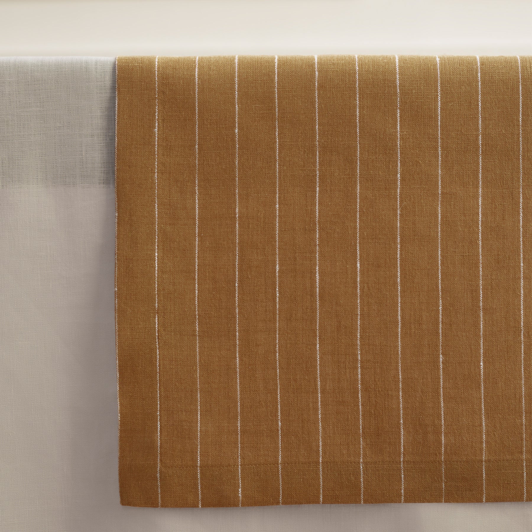 Elegant Pinstripe Table Runner for Dining & Events - Perfect for Weddings, Parties & Home Decor