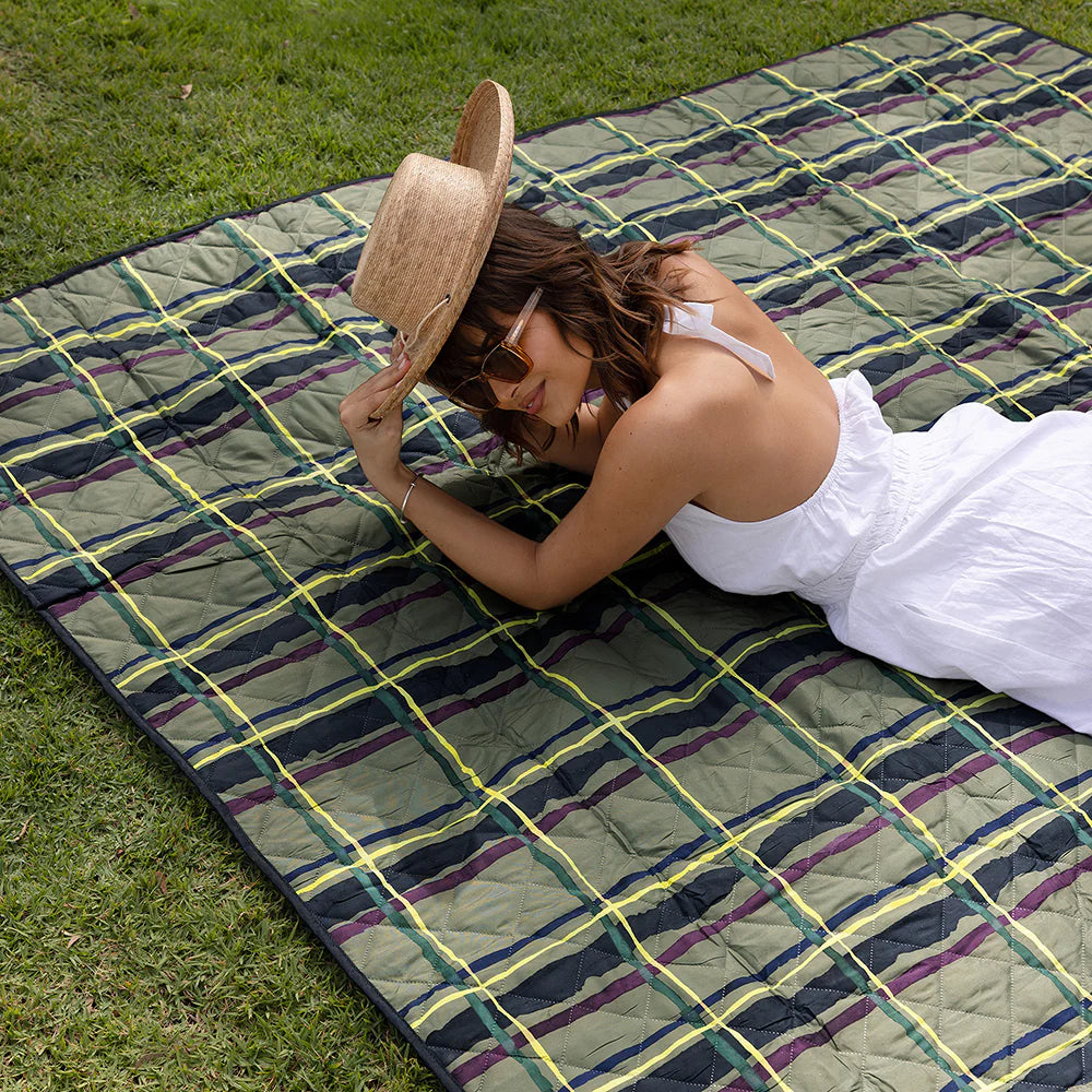Bambury Felix Waterproof Picnic Blanket - Portable Outdoor Mat for Beach, Park, Camping & Picnics - Lightweight & Durable for Travel, Hiking & Backyard Use