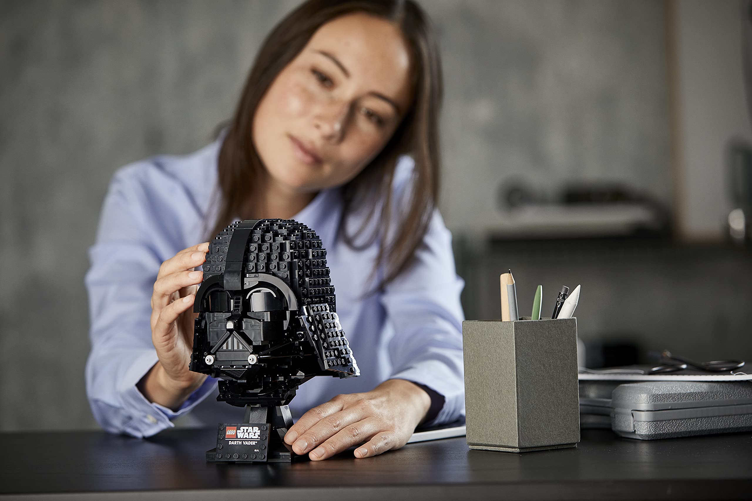 LEGO Star Wars Darth Vader Helmet Building Set 75304 - Adult Model Kit for Collectors, Displayable Star Wars Home Decor - Perfect Gift for Fans | Build & Showcase for Home Office, Man Cave or Star Wars Collection