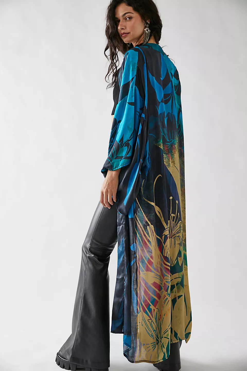 Ultra Lightweight Summer Kimono with Abstract Floral Print - Perfect for Beach Cover-Up, Poolside Lounging & Boho Fashion
