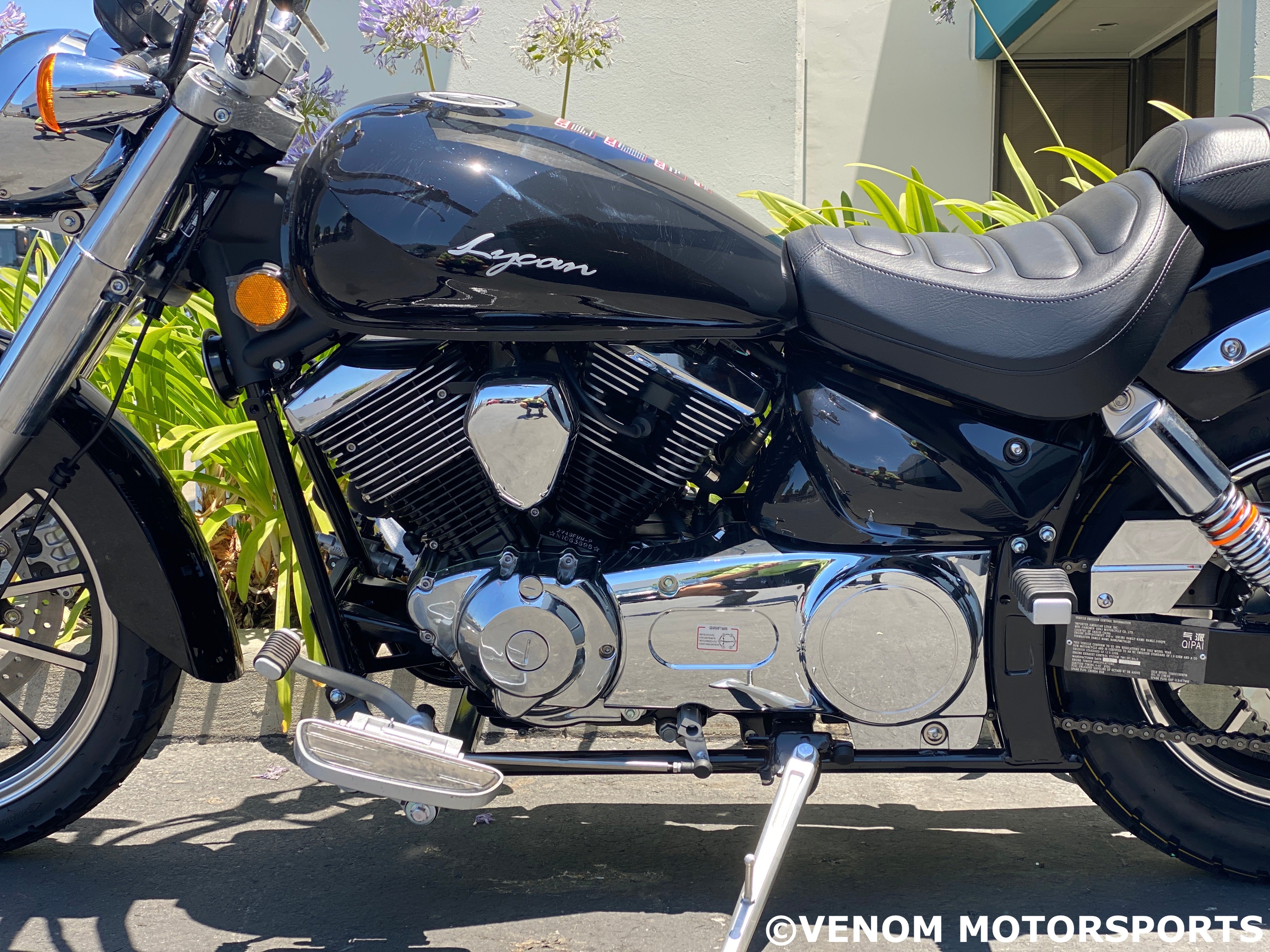Lifan Lycan 250cc V-Twin Fuel Injected Chopper Motorcycle - 5-Speed Manual Transmission for Cruising & Urban Commuting