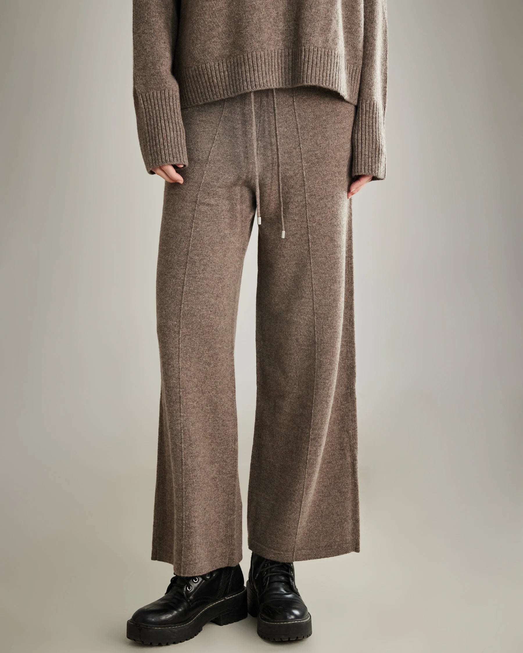 Luxury Women's Wide Leg Cashmere Pants - Soft & Warm Winter Trousers for Lounge, Office & Travel | Premium Comfort & Style