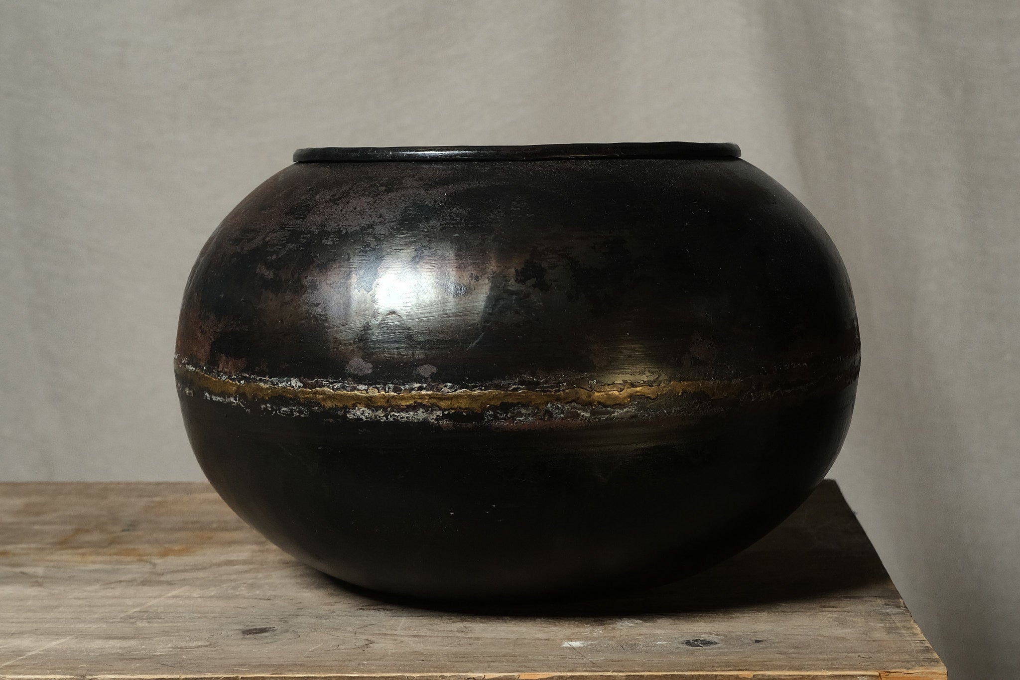 Vintage Reclaimed Iron Globe Planter - 21cm & 25cm Diameter Options for Indoor/Outdoor Garden Decor