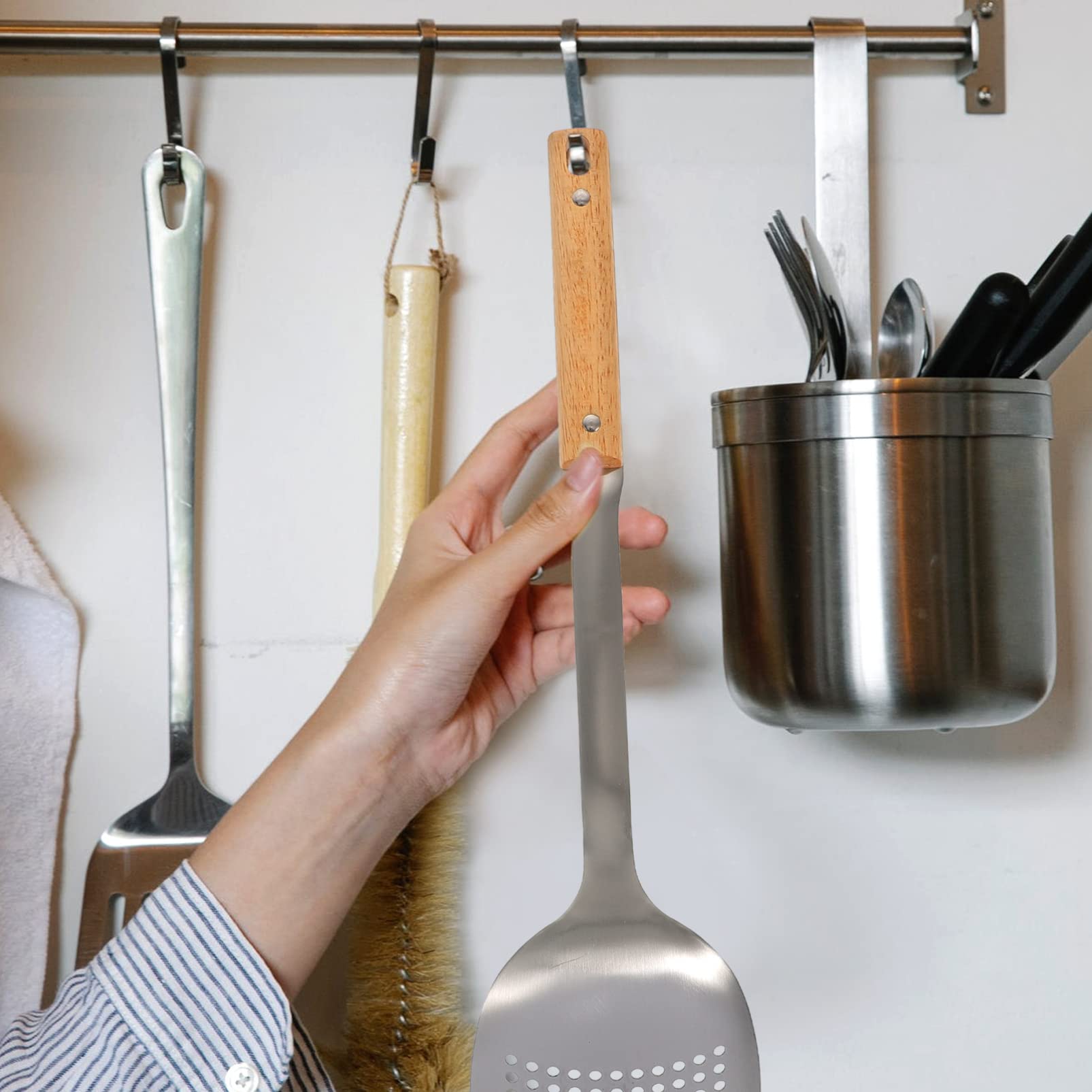 Premium Stainless Steel Spatula - Non-Stick Stir Fry Shovel for Cooking, Heavy Duty Kitchen Utensil with Ergonomic Handle - Perfect for Flipping Pancakes, Stir-Frying, and Sauteing in Home Kitchens