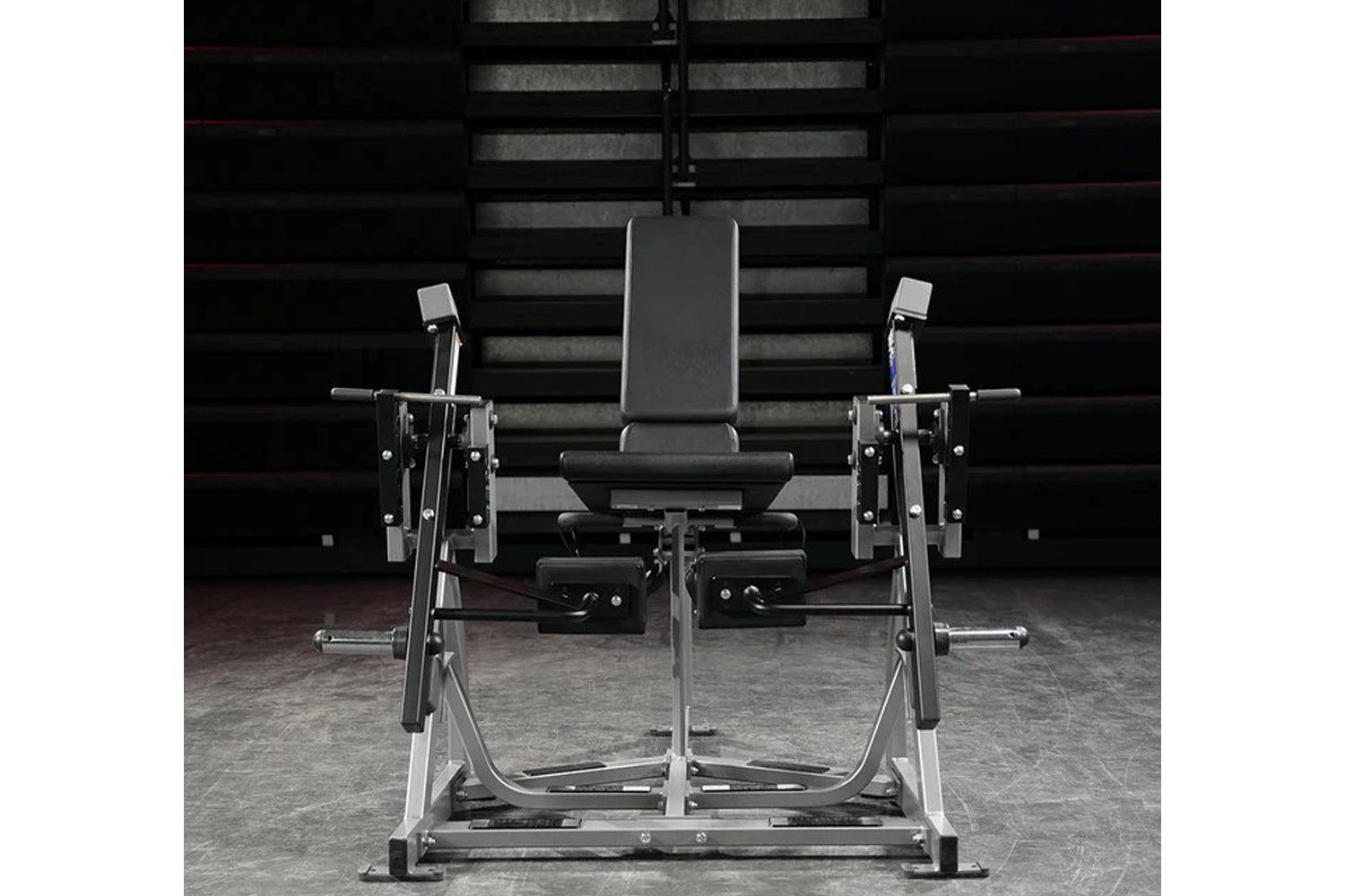 Hammer Strength Plate Loaded Iso-Lateral Leg Extension Machine - Professional Gym Equipment for Thigh & Quadriceps Workout - Perfect for Home & Commercial Fitness Centers