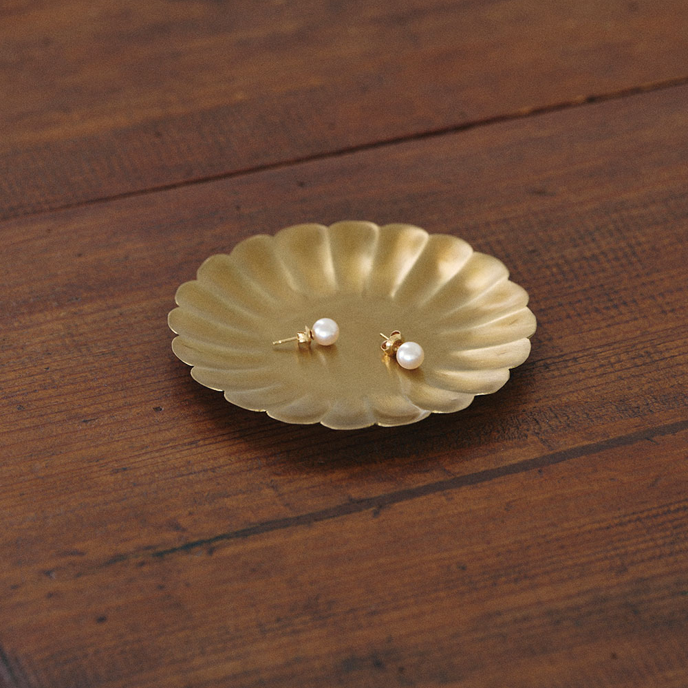 Elegant Brass Petal Tray - Handcrafted Decorative Serving Tray for Home Decor, Jewelry Display & Wedding Centerpieces - Perfect for Living Room, Bedroom & Dining Table Decor