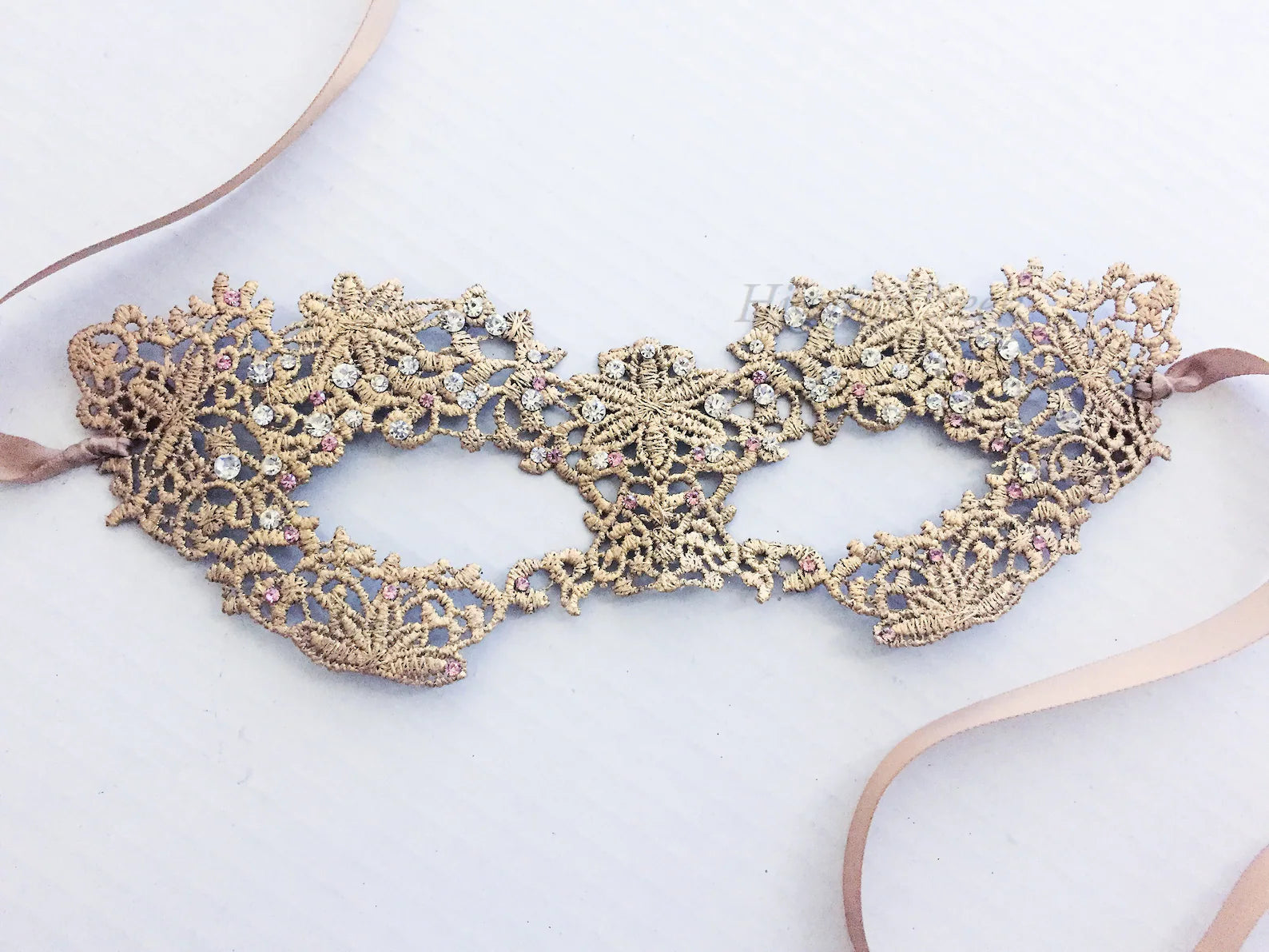 Elegant Princess Lace Face Mask with Gold Trim - Perfect for Weddings, Balls & Special Occasions