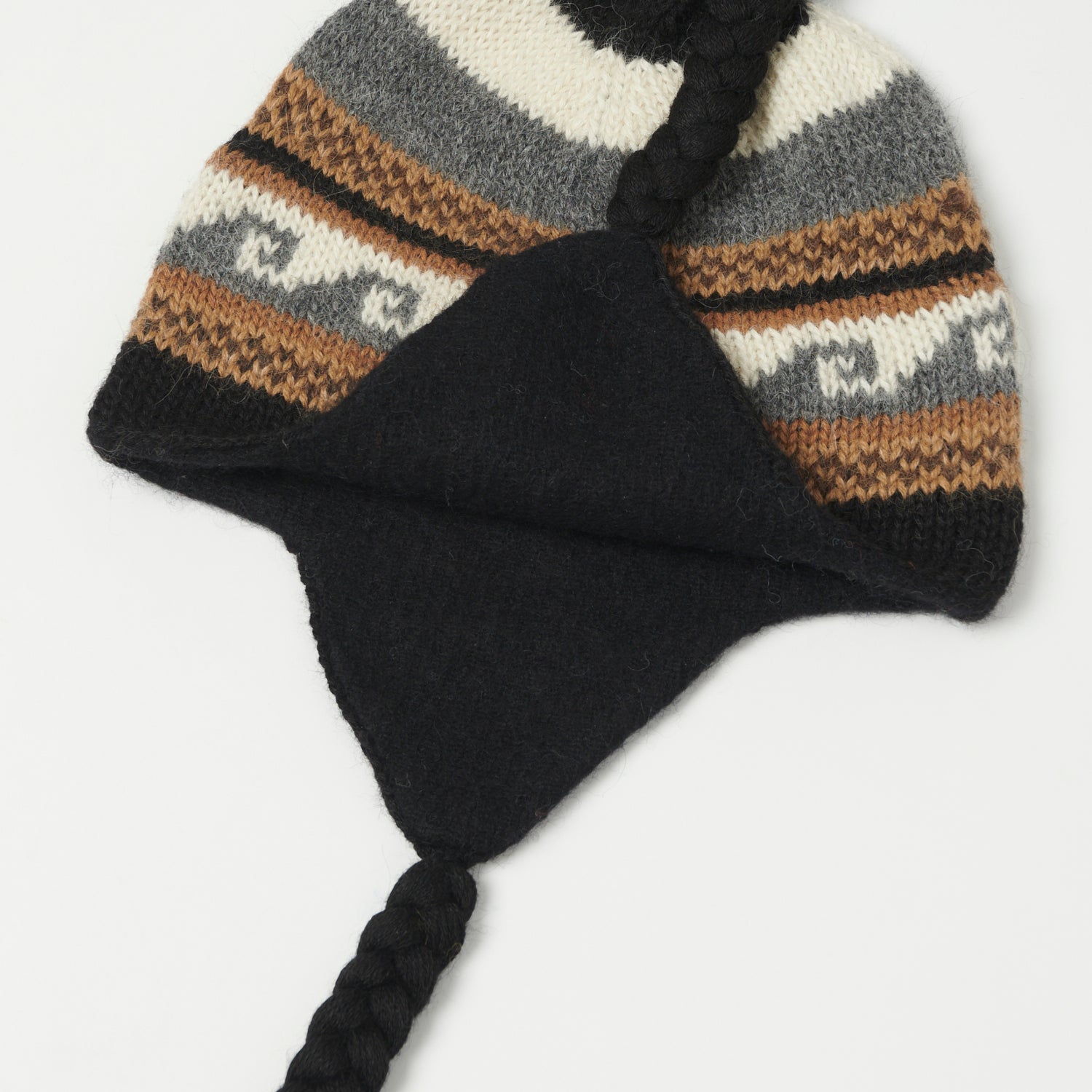 Chamula Alpaca Wool Chullo Hat - Warm Black Peruvian Beanie for Men & Women - Perfect for Winter Hiking, Skiing, and Outdoor Adventures