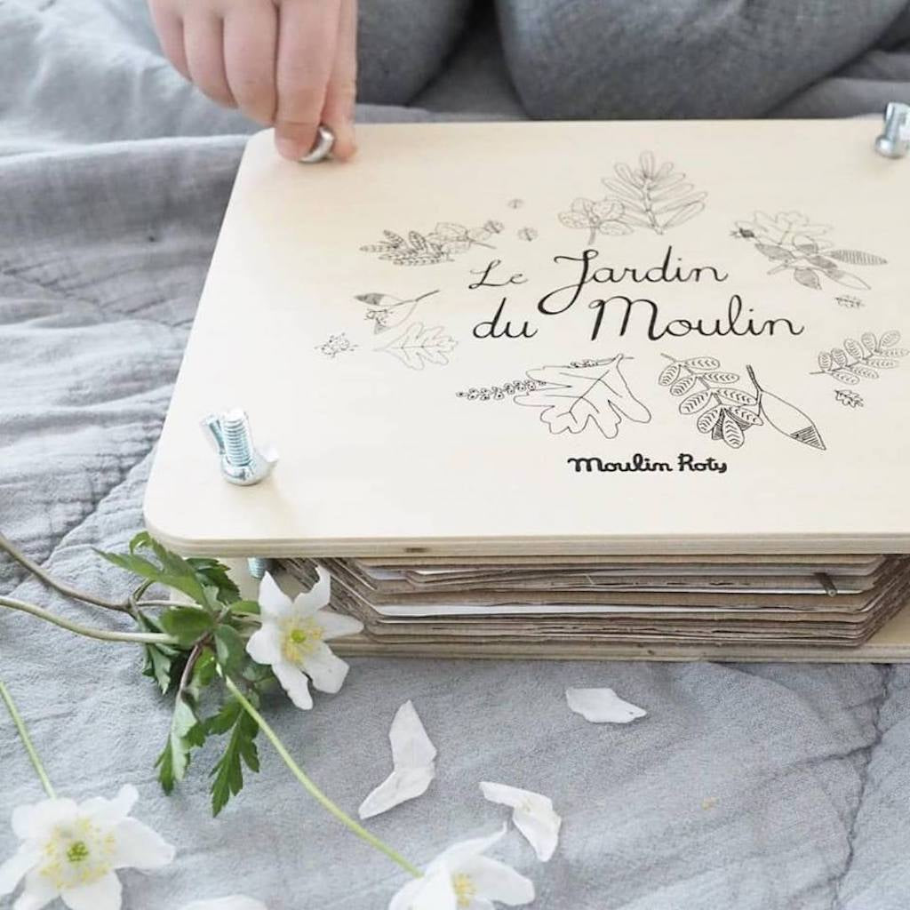 Moulin Roty Flower Press Kit - Botanical Flower Press for Kids & Adults - Perfect for DIY Crafts, Nature Exploration, and Scrapbooking