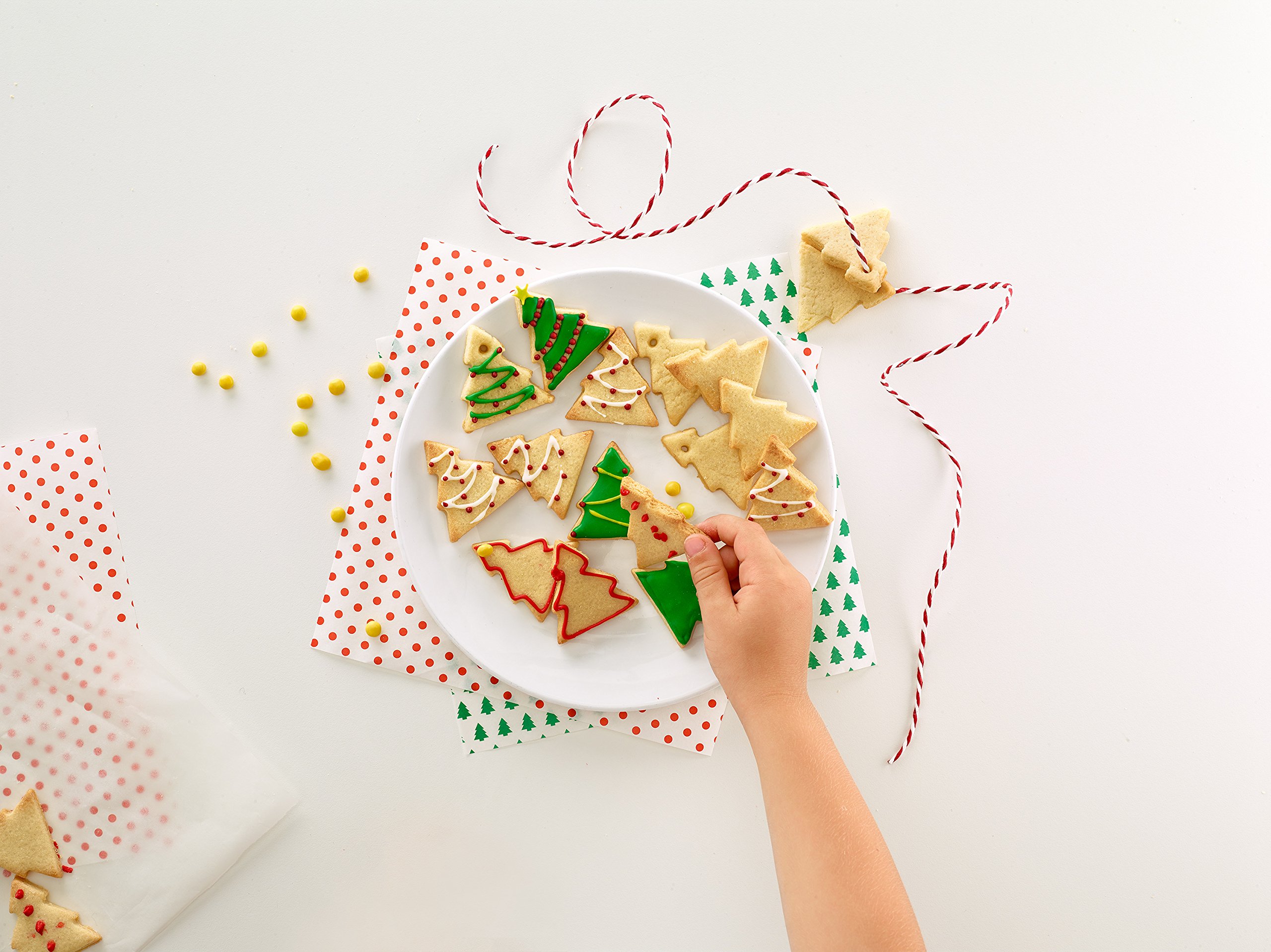 Lekue Christmas Tree Cookie Cutter Puzzle - Green Holiday Baking Decorations for Christmas Cookies, DIY Desserts & Festive Party Treats