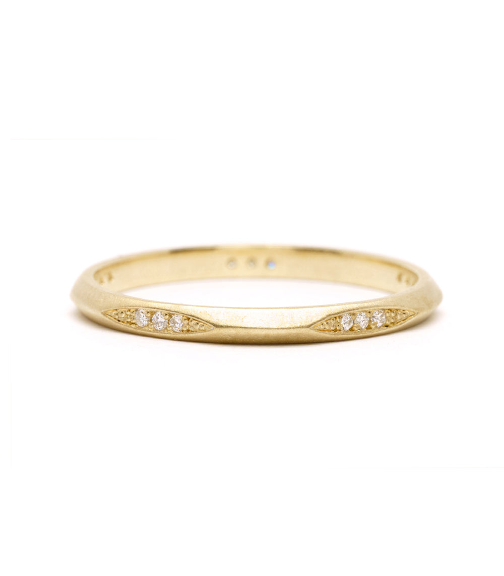 Unique Knife Edge Wedding Band - Alternative Non-Traditional Engagement Ring for Men & Women - Perfect for Modern Couples & Unconventional Proposals