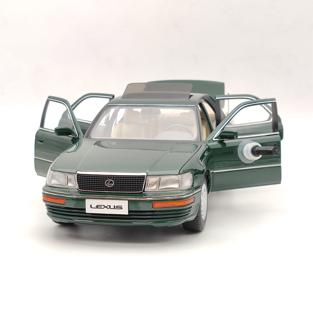 1:18 Scale Toyota Lexus LS400 First Generation Green Diecast Model Car - Collectible Toy Gift for Car Enthusiasts, Perfect for Display, Gifting and Model Car Collections