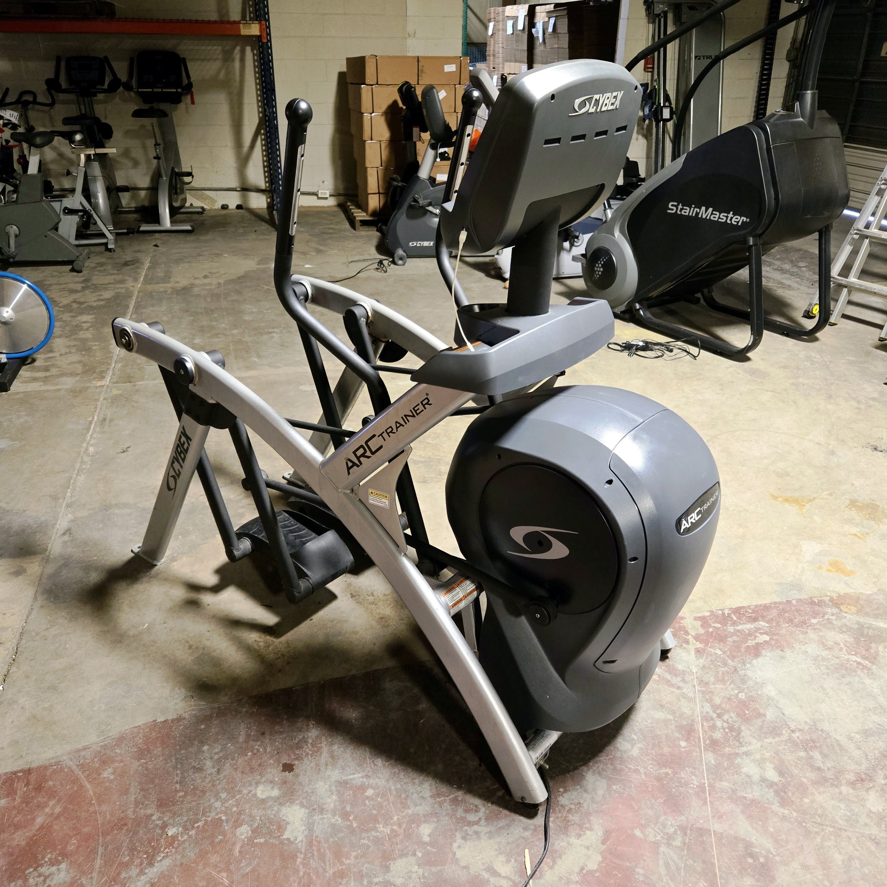 Cybex Arc Trainer 525AT Commercial Elliptical Cross Trainer - Low Impact Cardio Workout Machine for Home & Gym Fitness Training