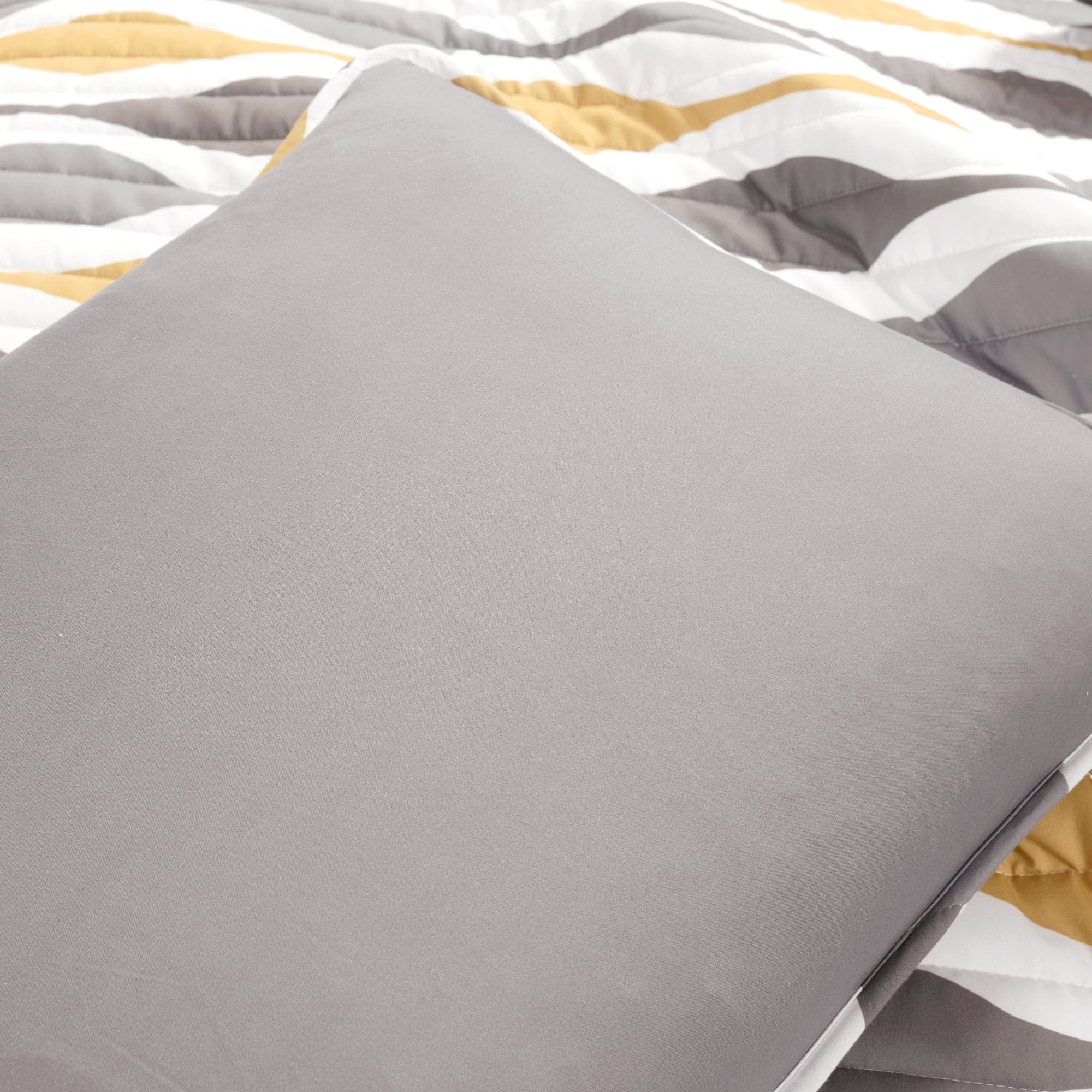 Mid Century Geo Reversible Quilt 3 Piece Set - Modern Geometric Bedding for Master & Guest Bedrooms - Perfect for Home Decor & Cozy Nights
