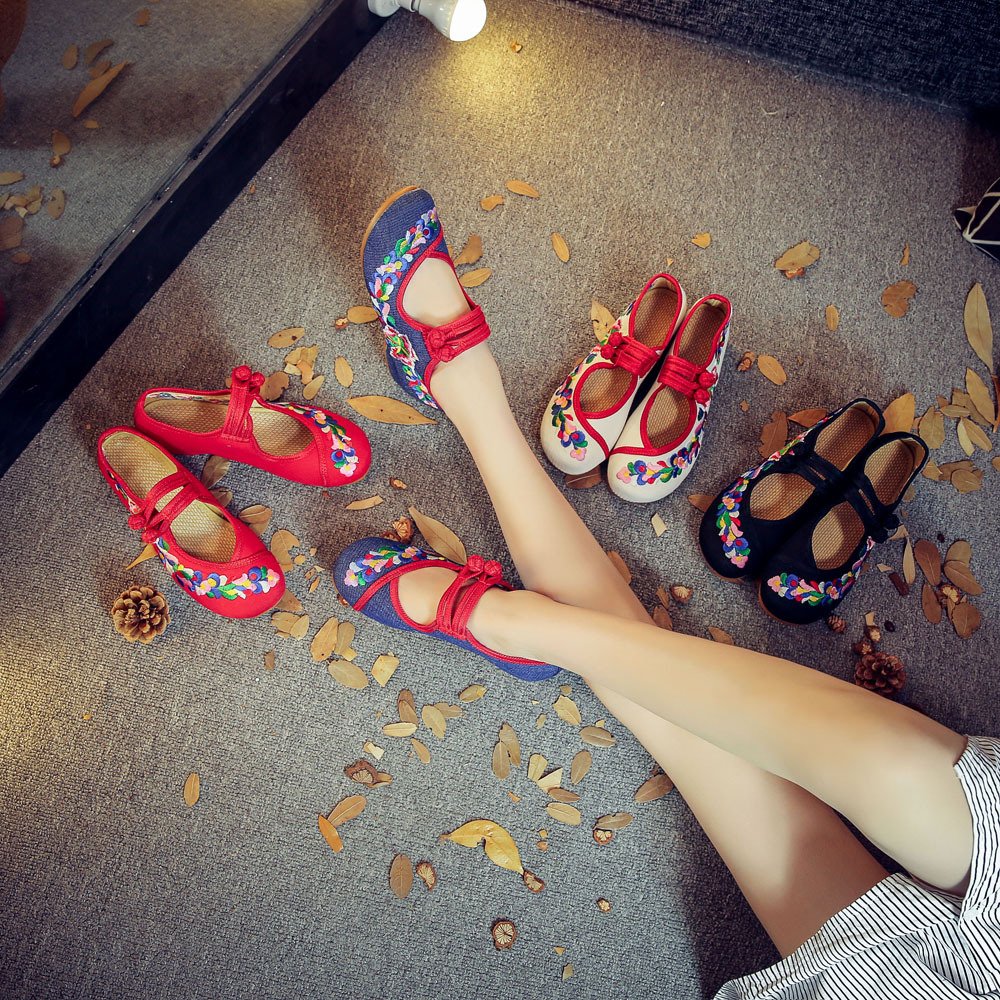 Qhome Women's Chinese Traditional Embroidery Mary Jane Shoes - Handmade Embroidered Flats for Dance, Performance & Cultural Events | Comfortable Non-Slip Ballet Shoes for Asian Festivals, Weddings and Special Occasions