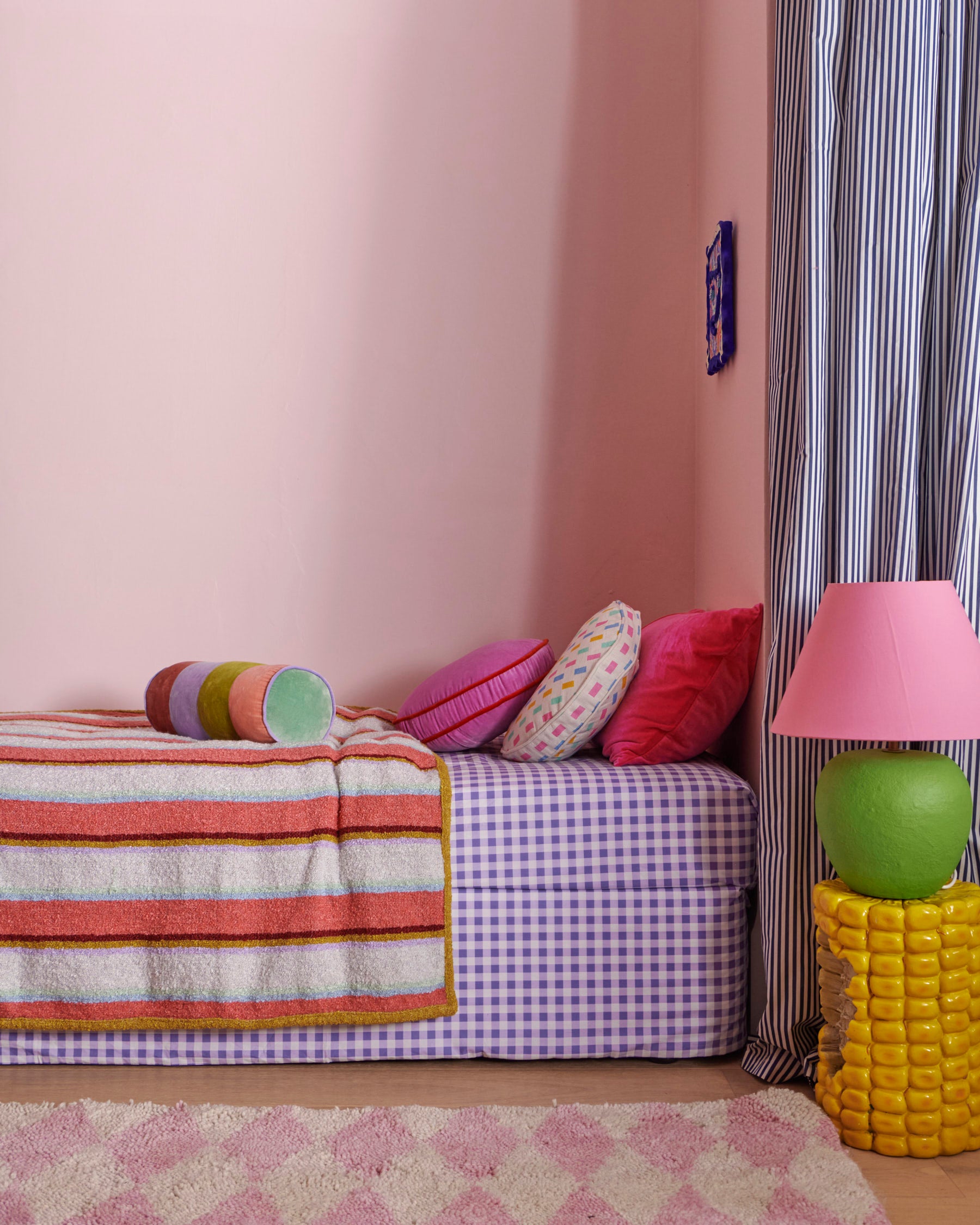 Luxury Bubblegum Pink Velvet Pillowcase - Soft & Hypoallergenic for Better Sleep - Perfect for Bedroom, Sofa & Travel Accessories