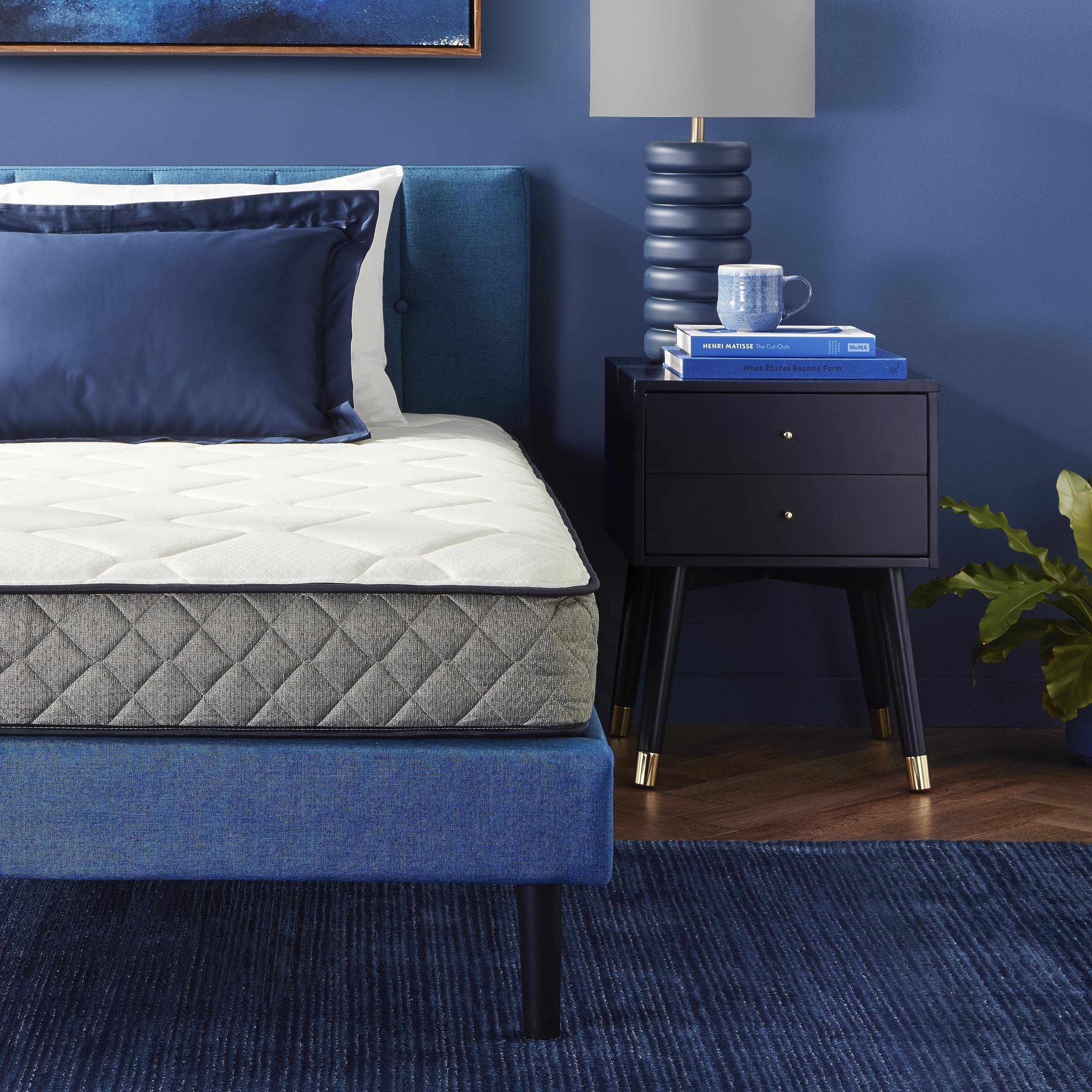 Amazon Basics Premium Memory Foam Mattress - CertiPUR-US® Certified, Medium Firmness, 7-Inch Twin Size in White & Gray - Perfect for Guest Rooms, Dorms & Small Spaces