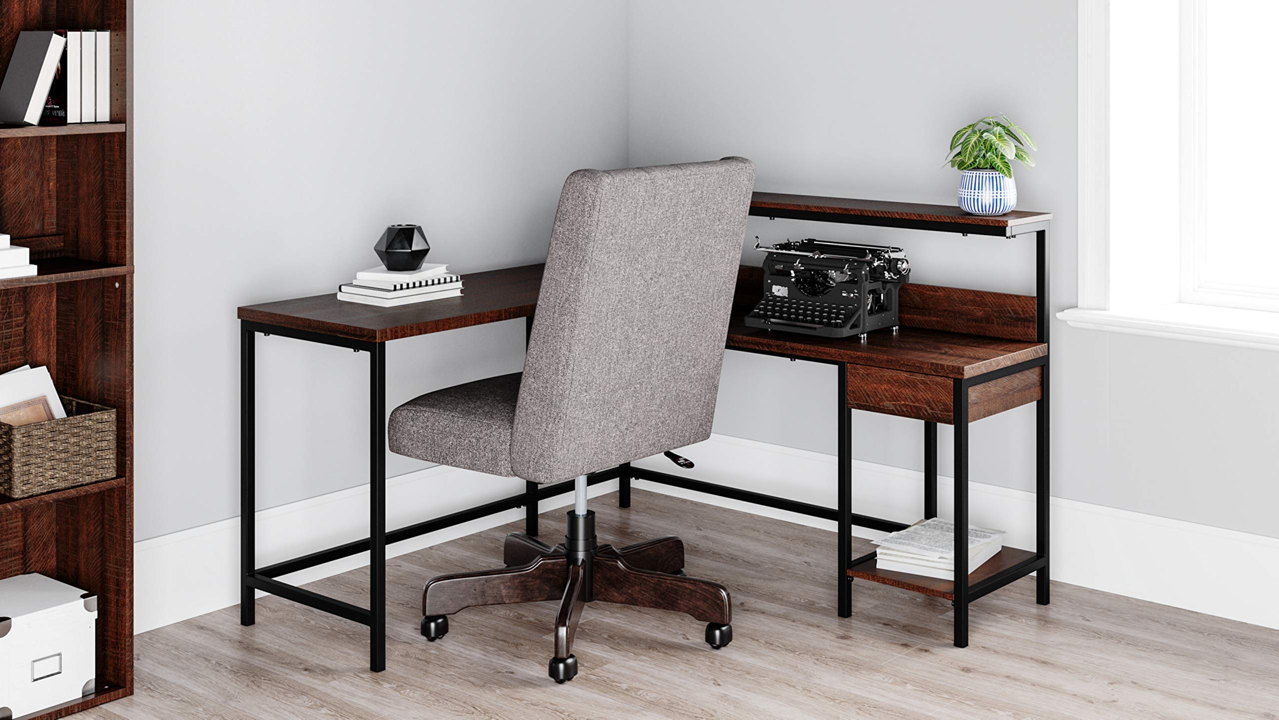Signature Design by Ashley Camiburg Modern L-Shaped Home Office Desk in Warm Brown - Stylish Workspace Solution for Small Offices & Home Study Rooms