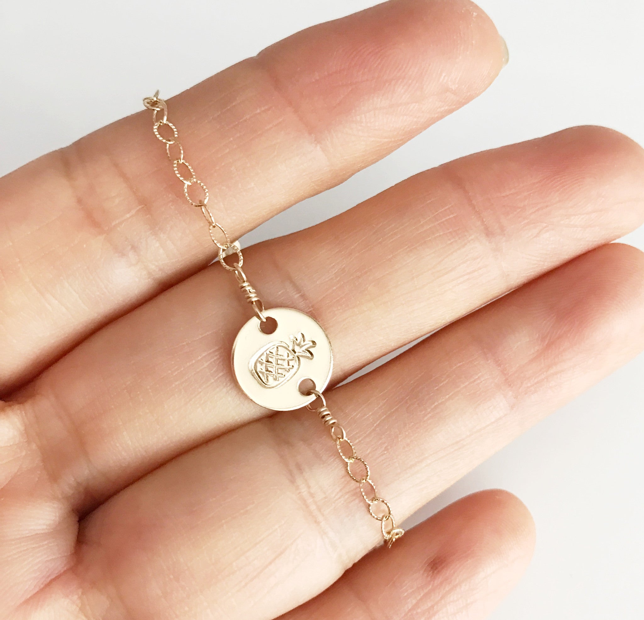 Stylish B318 Kari Bracelet for Women - Elegant Fashion Jewelry Gift for Parties, Weddings & Everyday Wear