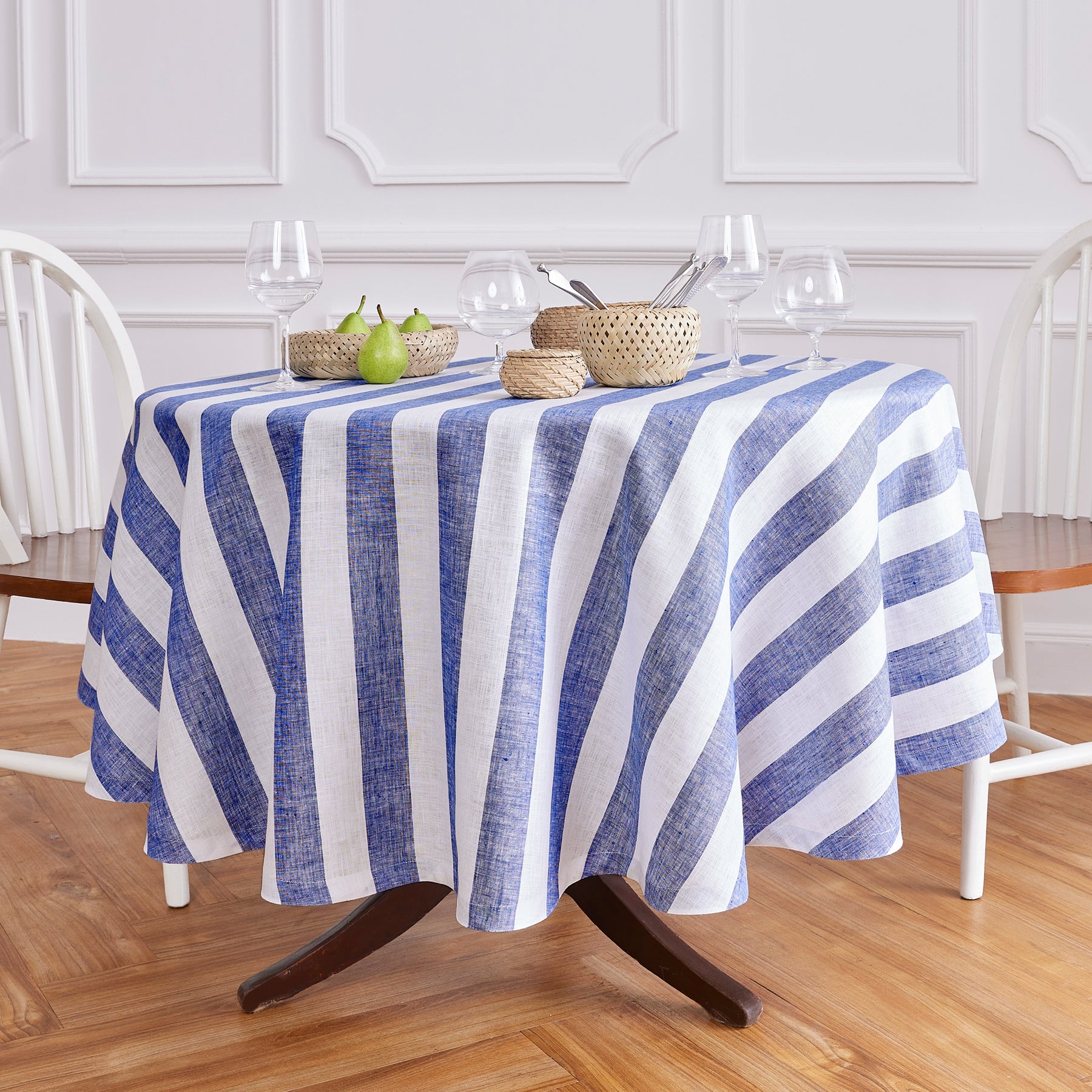 Stylish Cabana Stripe Round Tablecloth - Waterproof & Wrinkle-Resistant Outdoor/Indoor Dining Decor for Patio, Picnic, and Party Use