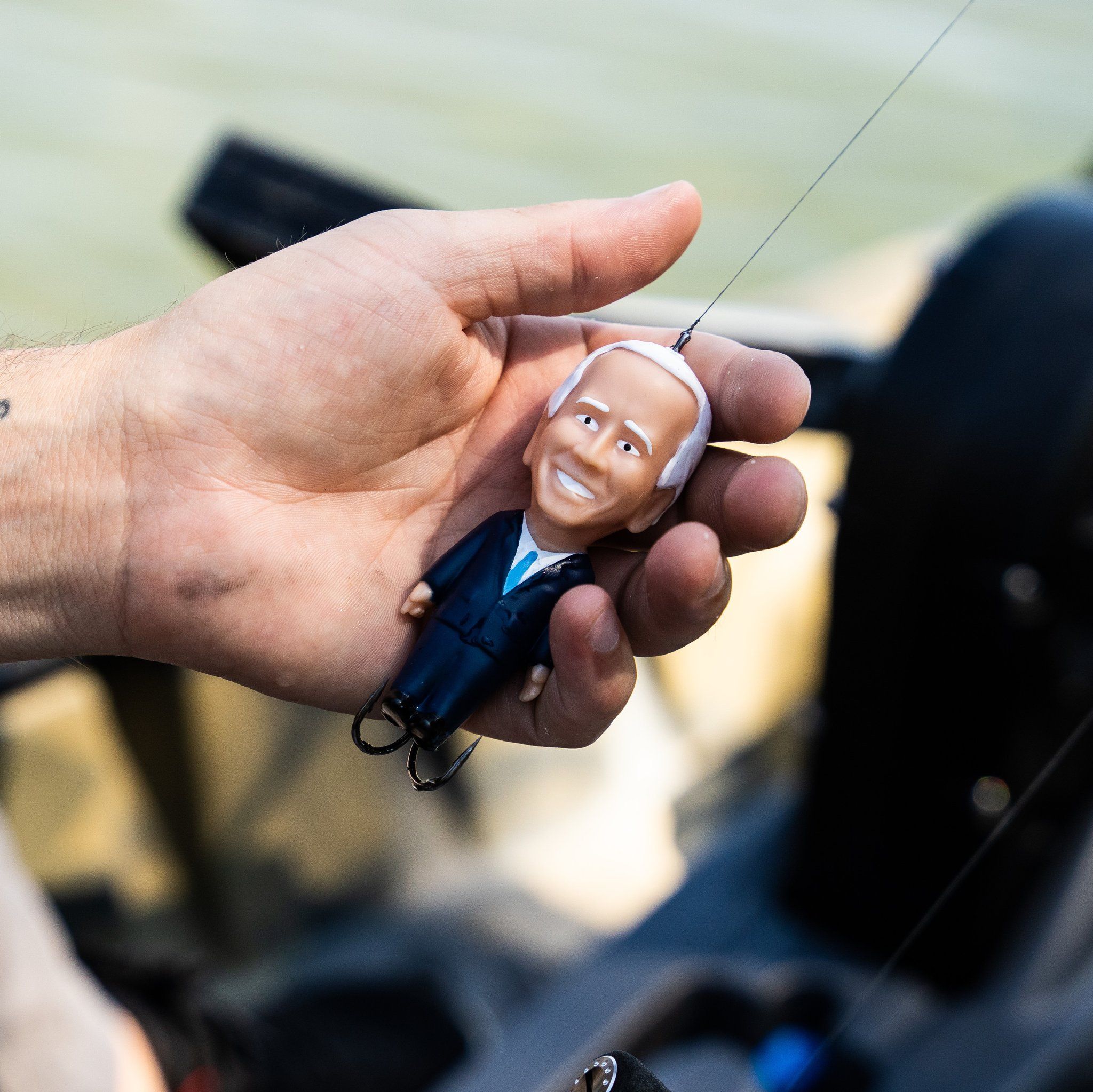 Biden Topwater Fishing Lure - Premium Bass Fishing Lures for Freshwater & Saltwater - Ideal for Morning & Evening Fishing Trips