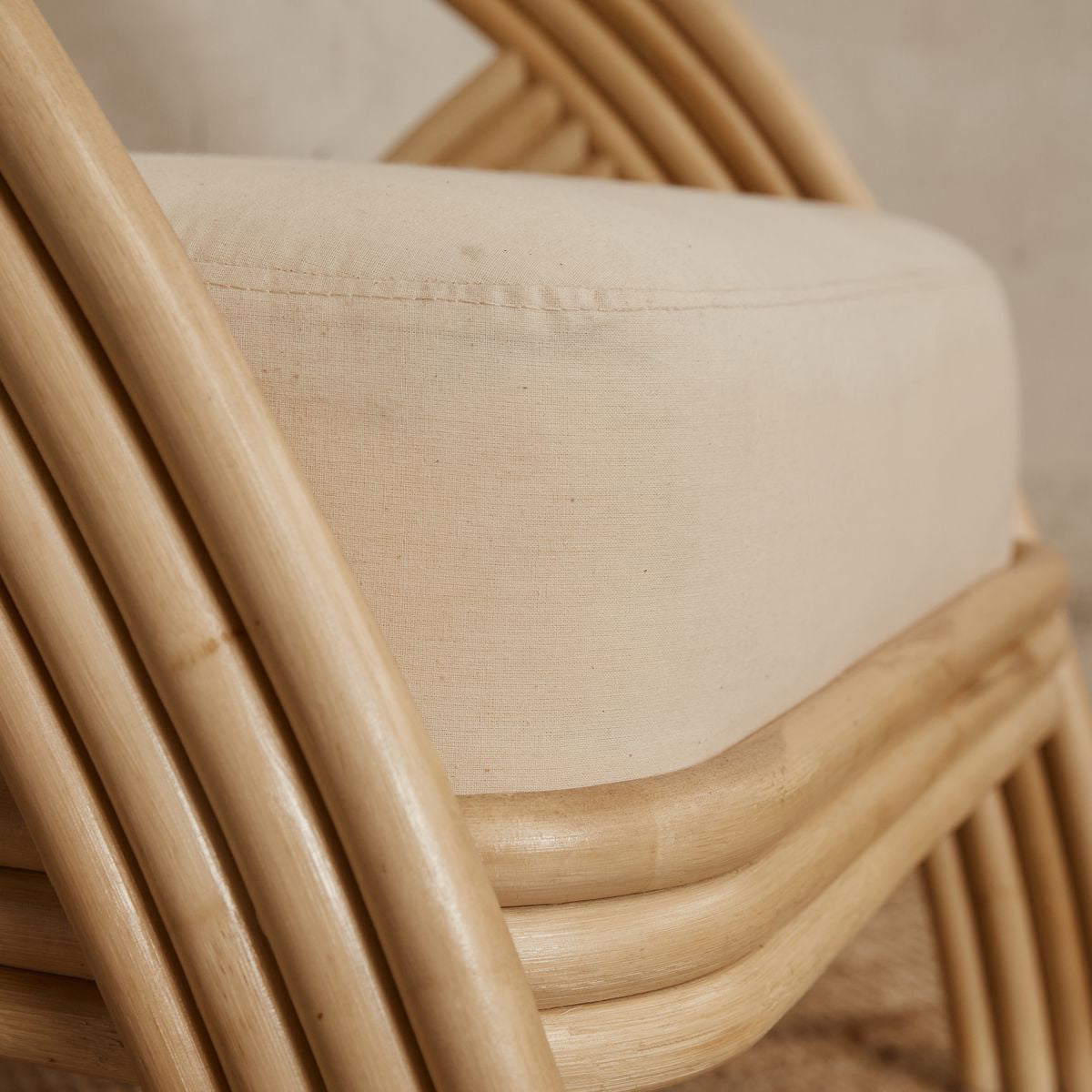 Mcmullin Ida Armchair - Modern Accent Chair for Living Room, Bedroom, Office - Stylish Upholstered Lounge Chair with Wooden Legs - Perfect for Relaxing, Reading, or Adding Elegance to Your Space