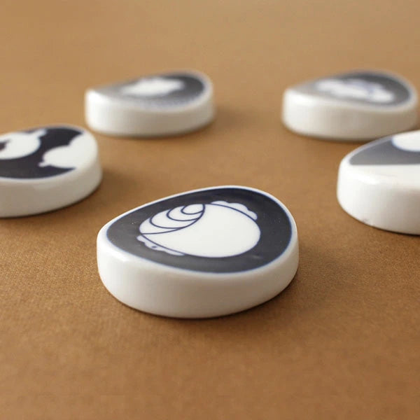 Premium Hasami Yaki Ceramic Chopstick Rests - Set of 5 Traditional Japanese Pattern Chopstick Holders - Elegant Tableware for Sushi, Asian Dining & Home Decor