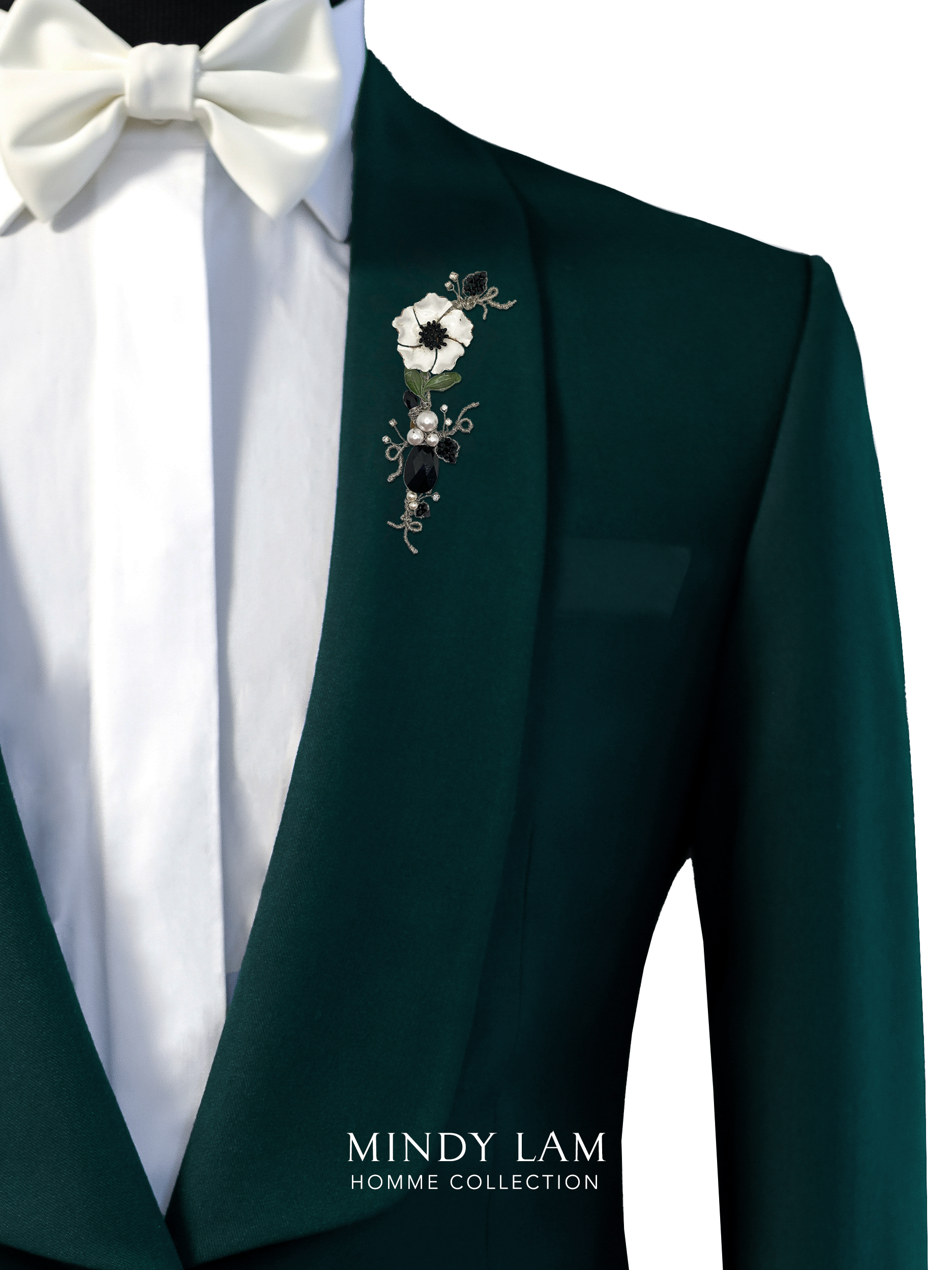 Men's White Anemone Dreams Lapel Pin - Elegant Floral Brooch for Suits, Blazers & Formal Attire - Perfect for Weddings, Business Meetings & Special Occasions