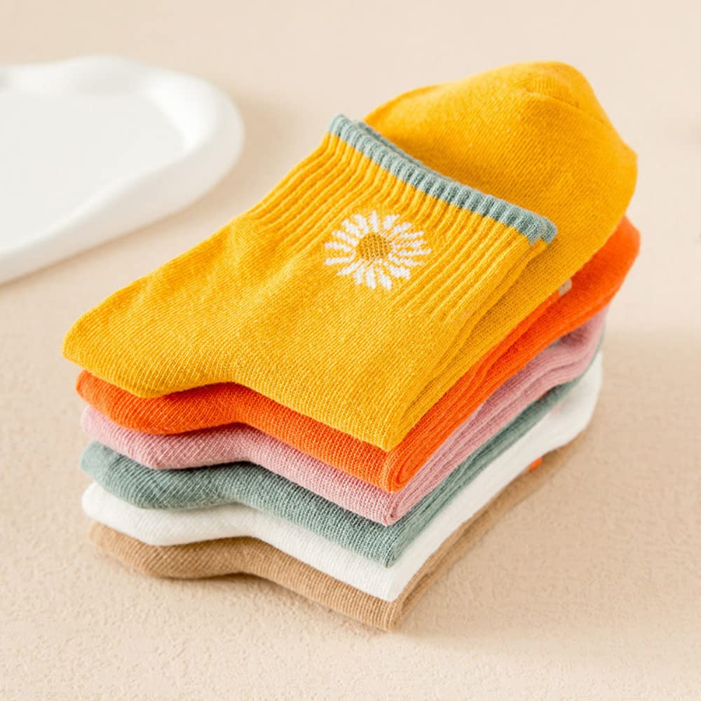 6/12 Pairs Women's Vintage Daisy Floral Crew Socks - Cute Ankle Socks for Casual Wear, Dresses & Everyday Outfits