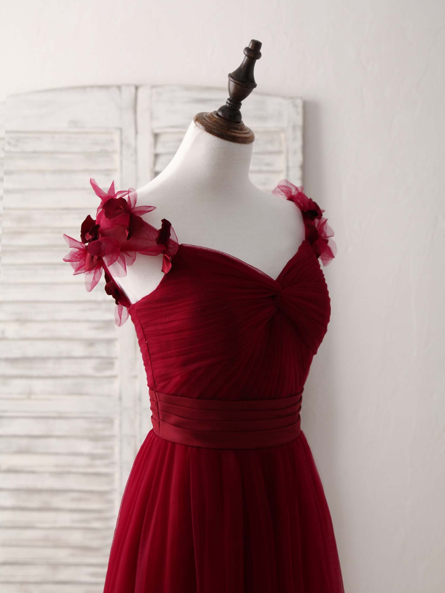 Elegant Burgundy Tulle Long Prom Dress for Women - A-Line Formal Evening Gown for Bridesmaids, Homecoming, Ball Gowns & Special Occasions