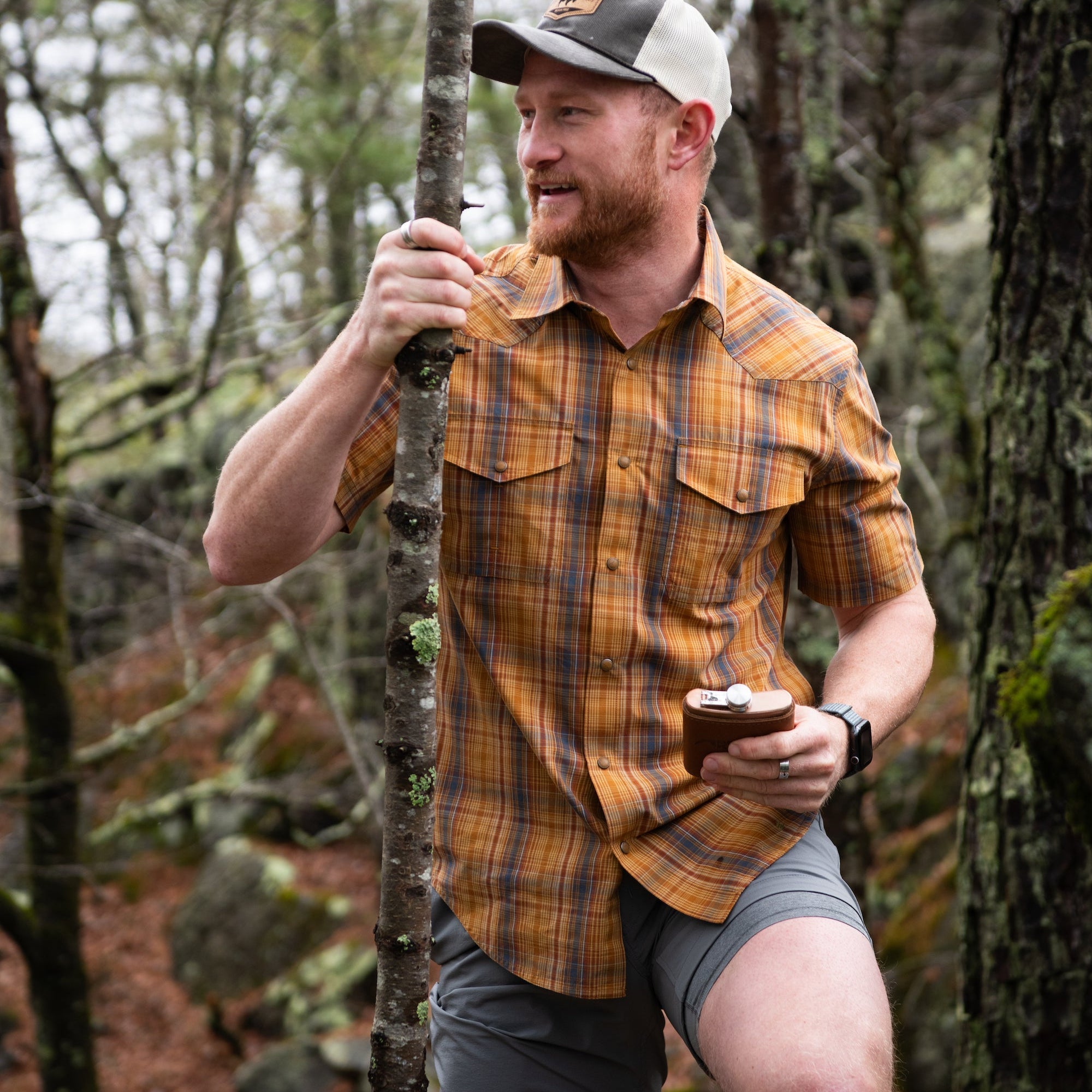 Men's Western Rodeo Short Sleeve Button-Up Shirt - Cowboy Style Plaid Casual Shirt for Country Music Festivals & Outdoor Rodeo Events
