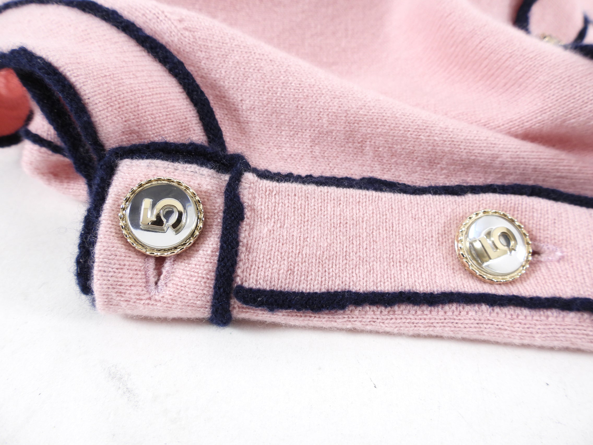 Chanel 21S Pink Cashmere Cardigan Sweater with Signature No.5 Buttons - Size FR38 / US Small - Perfect for Spring Outfits & Luxury Fashion Events
