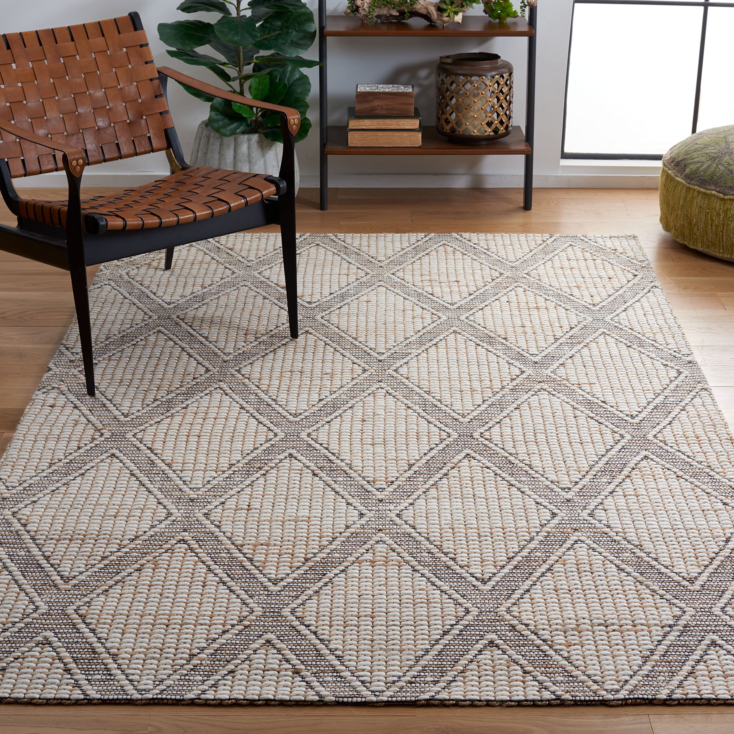 SAFAVIEH Marbella Collection 6'x6' Square Natural/Ivory Wool Area Rug - Handmade Premium Quality for Living Room, Dining Room & Bedroom Decor | Soft & Durable Floor Covering for Home Interior Design