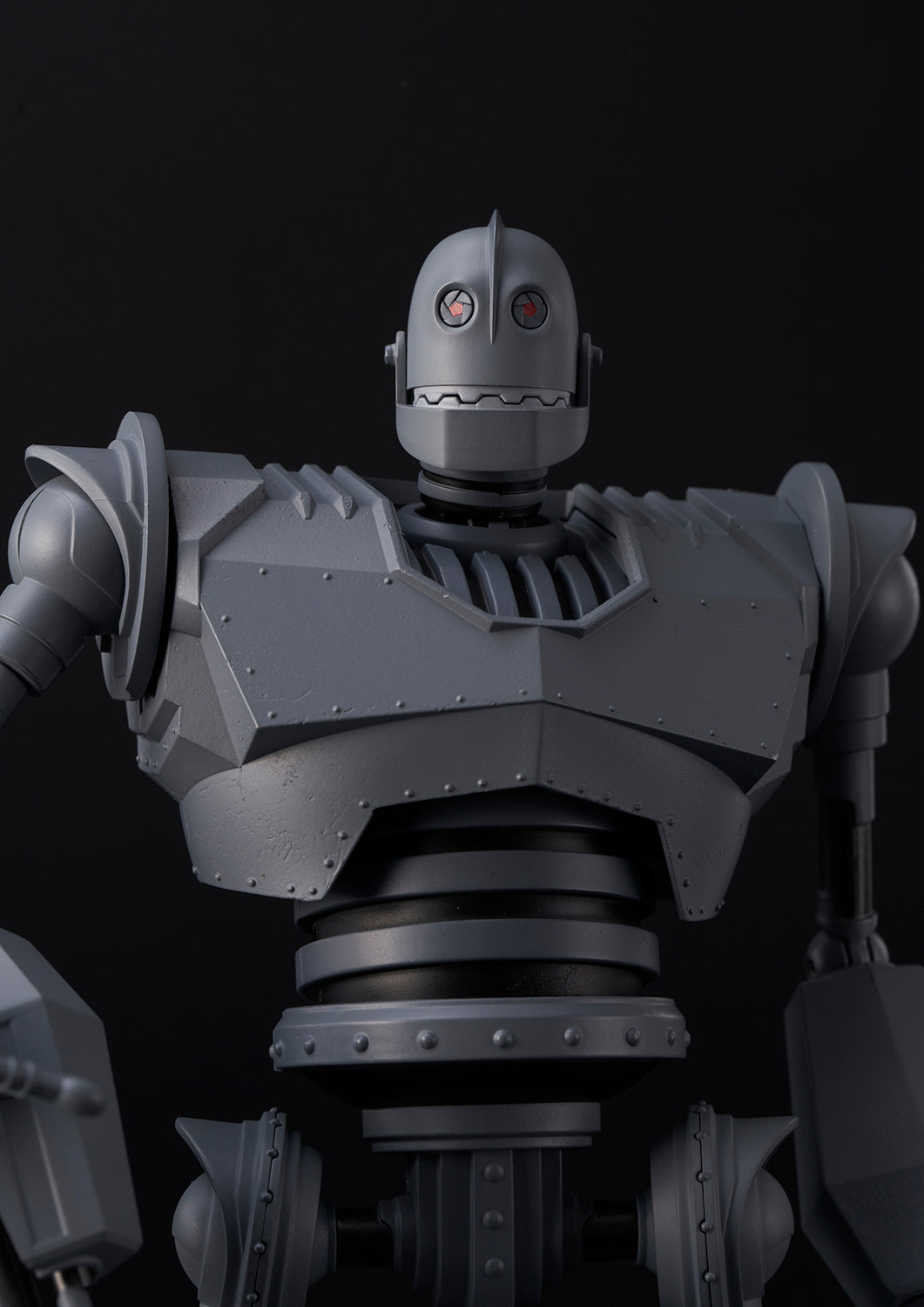 1000toys Sentinel Riobot The Iron Giant Battle Mode Version Diecast Action Figure - Collectible Robot Toy for Display & Play - Perfect for Movie Fans & Collectors