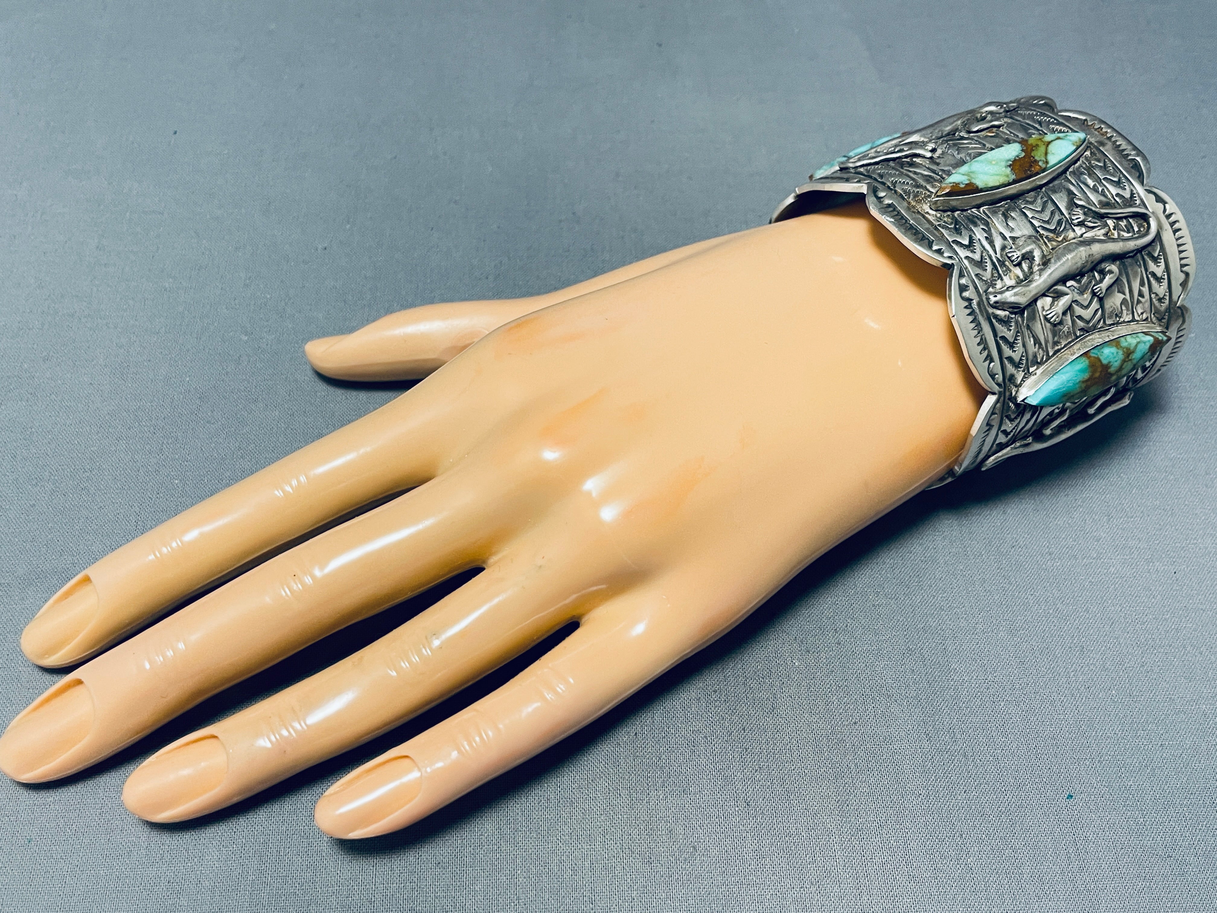 Authentic Navajo Sterling Silver Bracelet with Green Turquoise Lizard - 139g Handmade Native American Jewelry for Women - Perfect for Boho Fashion, Gift Giving & Special Occasions