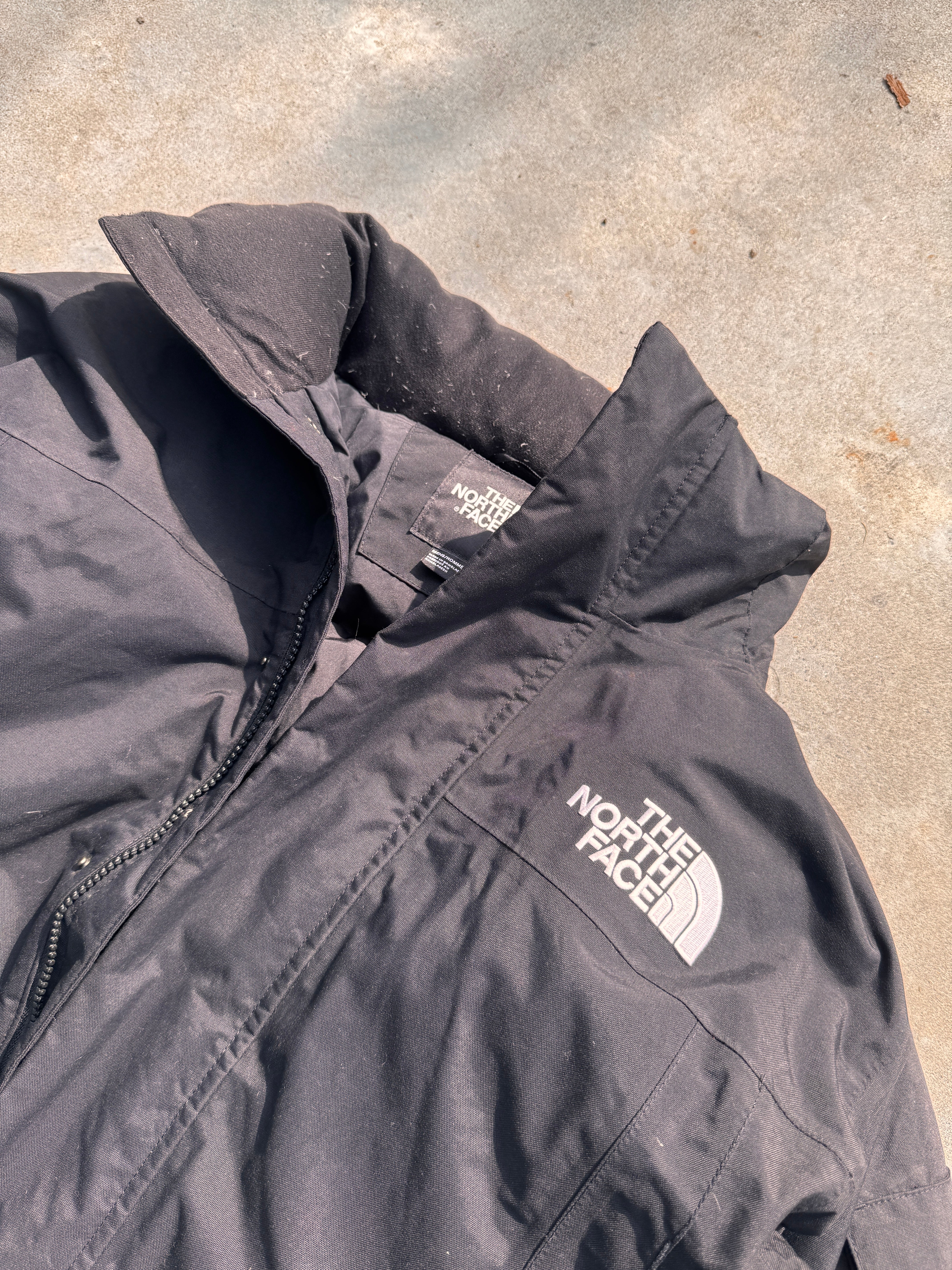 The North Face Women's S Size Puffer Jacket - Lightweight Warm Winter Coat for Outdoor Activities & Daily Wear