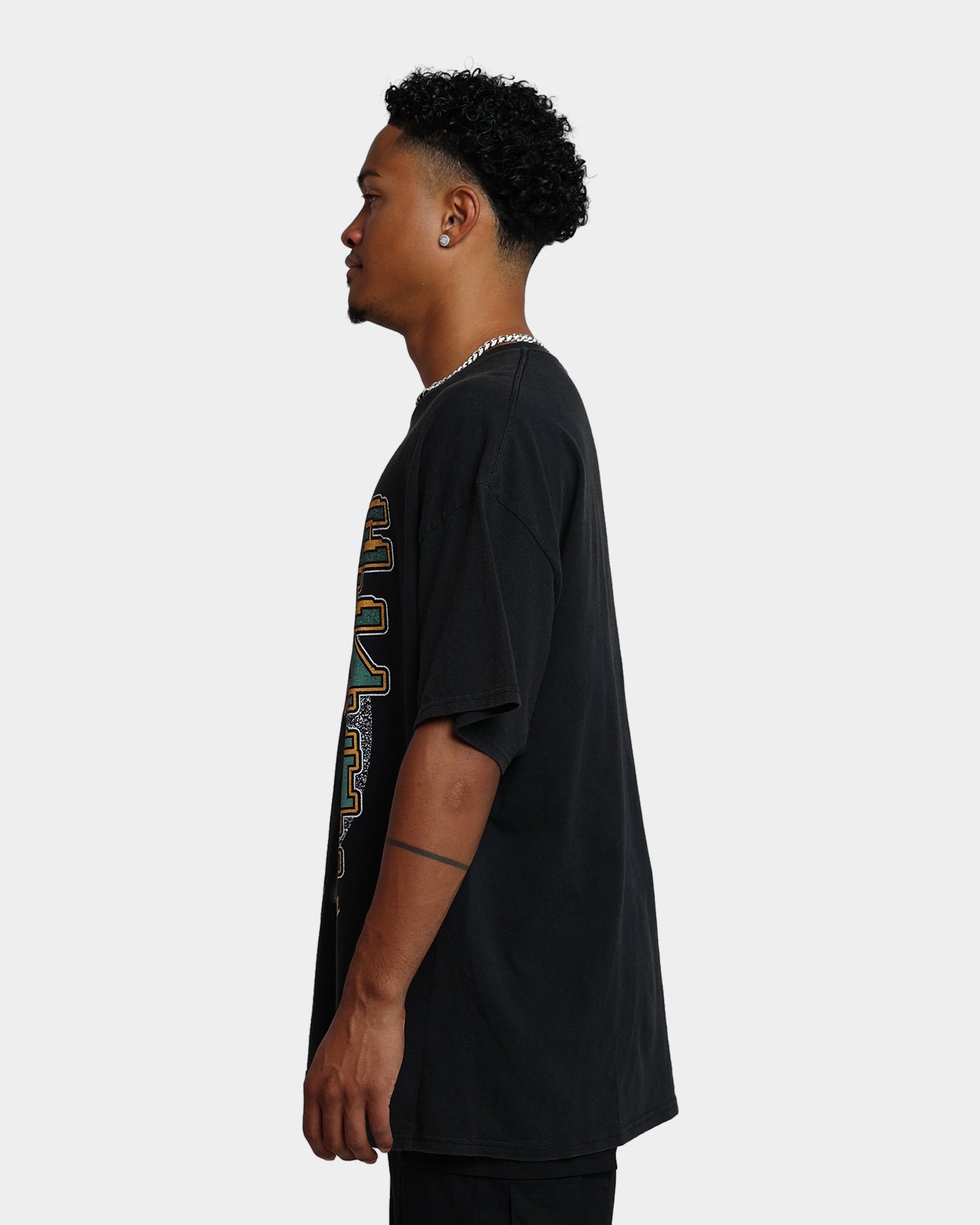Vintage Seinfeld Elaine T-Shirt - Washed Black Retro TV Show Tee - Perfect for Casual Wear, Cosplay & 90s Nostalgia Fans