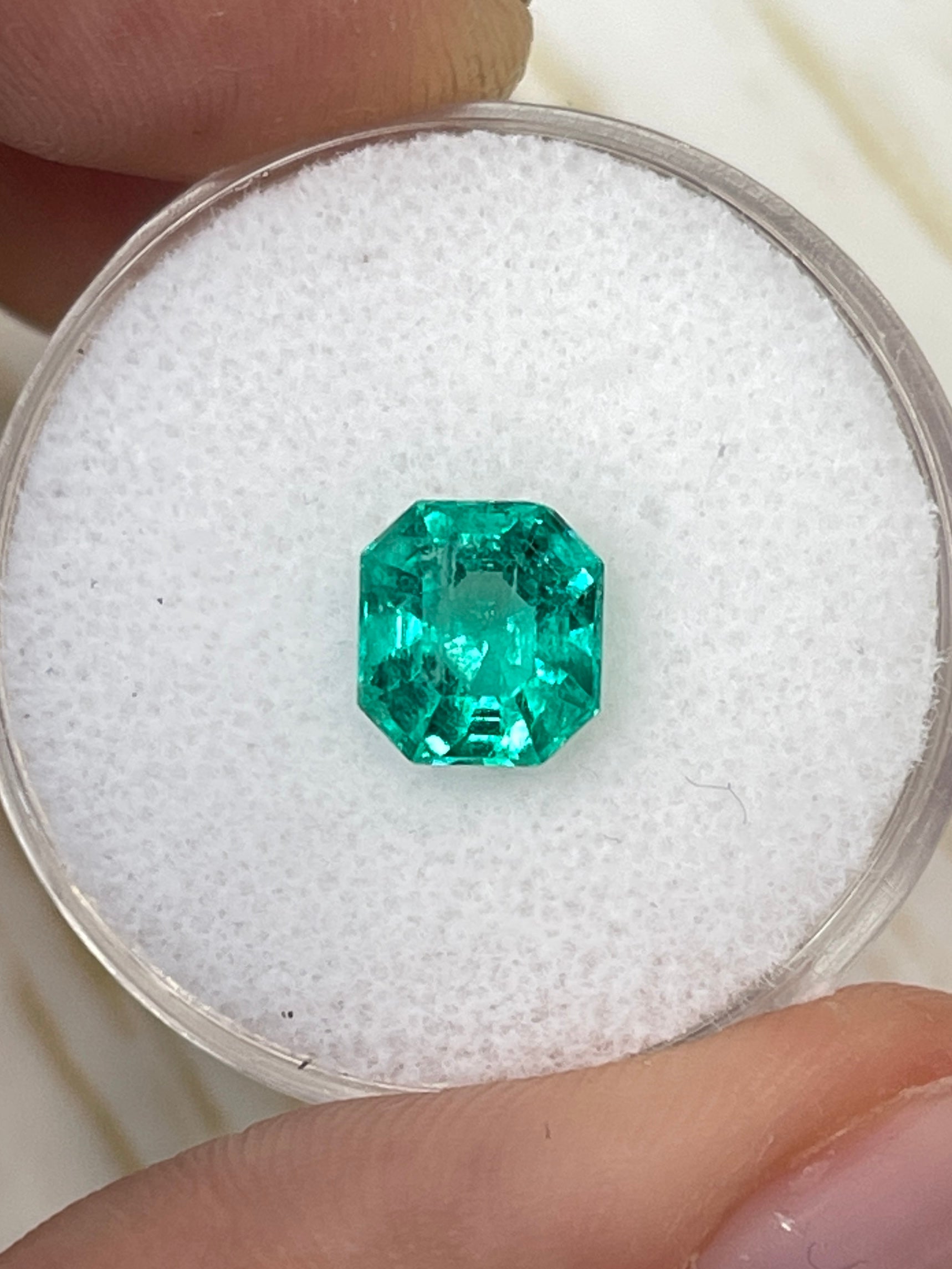 1.79 Carat 7.5x7mm Crystalline Green Asscher Cut Natural Colombian Emerald Gemstone for Jewelry Making - Perfect for Engagement Rings, Earrings & Pendants