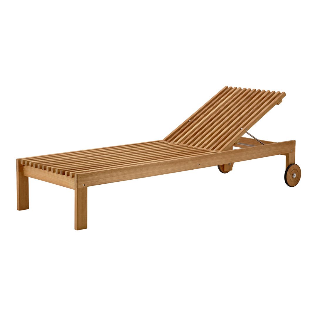 Foersom Hiort Lorenzen Amaze Sunbed - Premium Outdoor Seating with Cane Line Design for Patio, Garden, and Poolside Relaxation